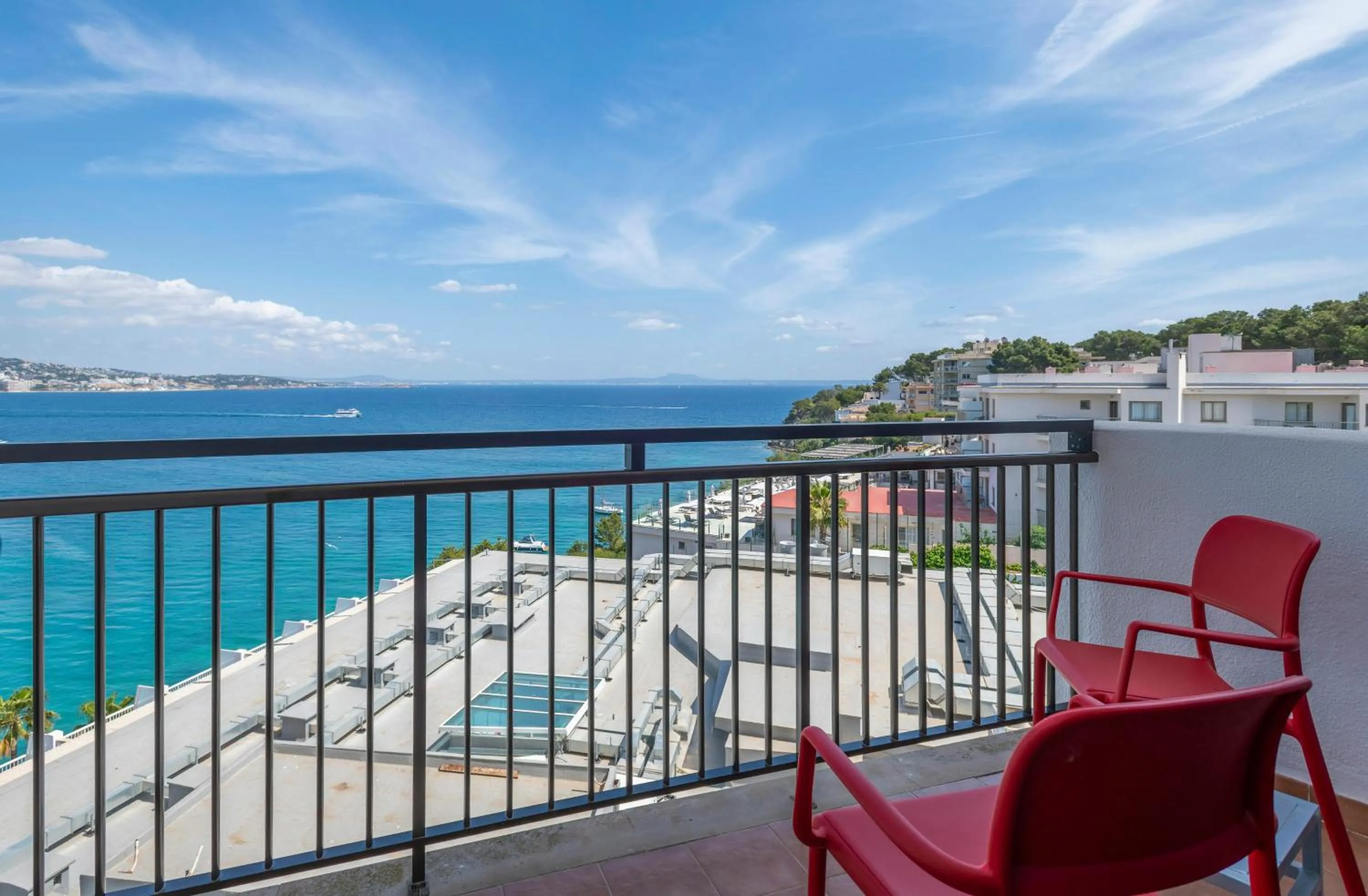 Beach in Leonardo Royal Hotel Mallorca