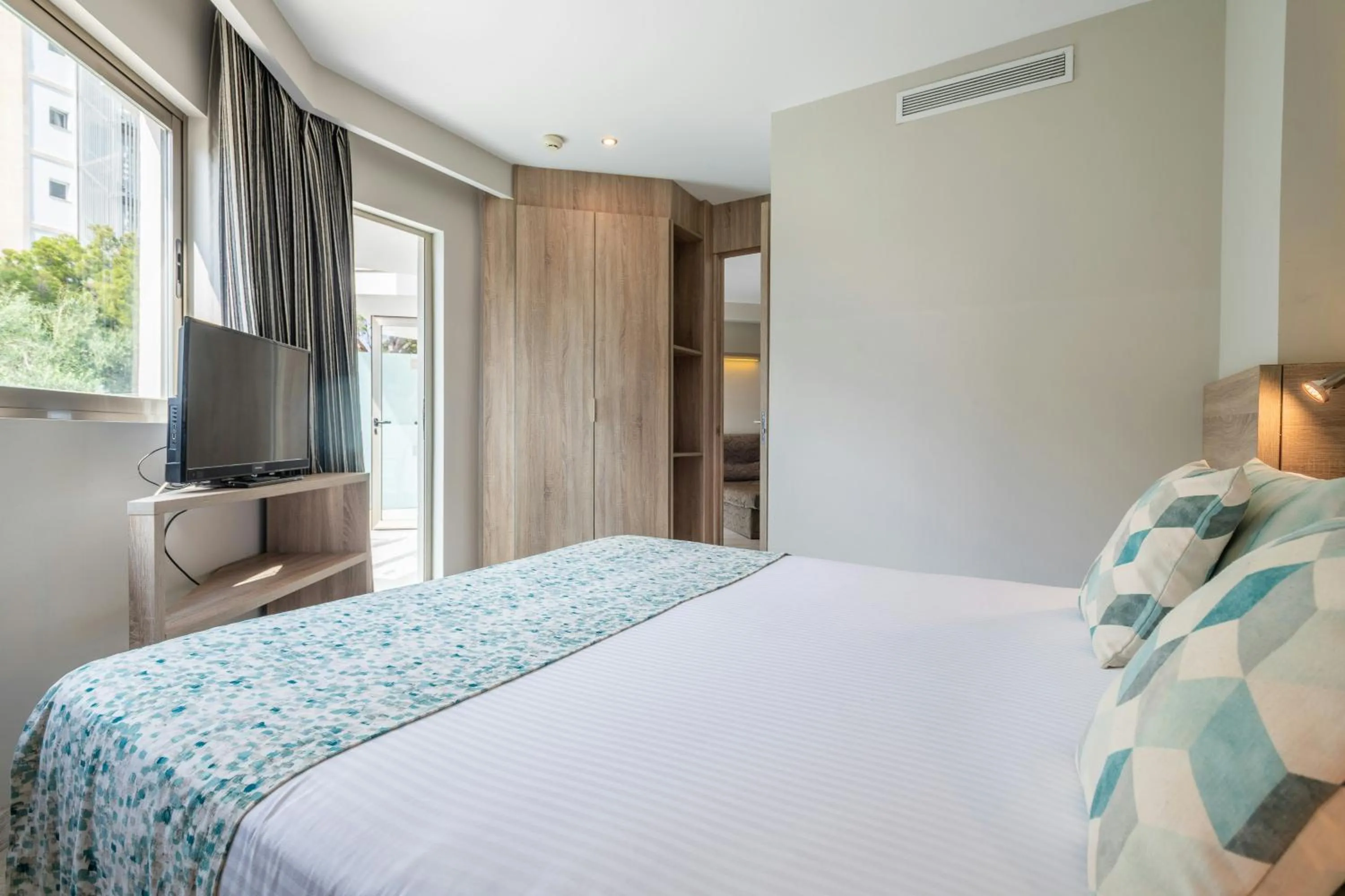 Photo of the whole room, Bed in Leonardo Royal Hotel Mallorca