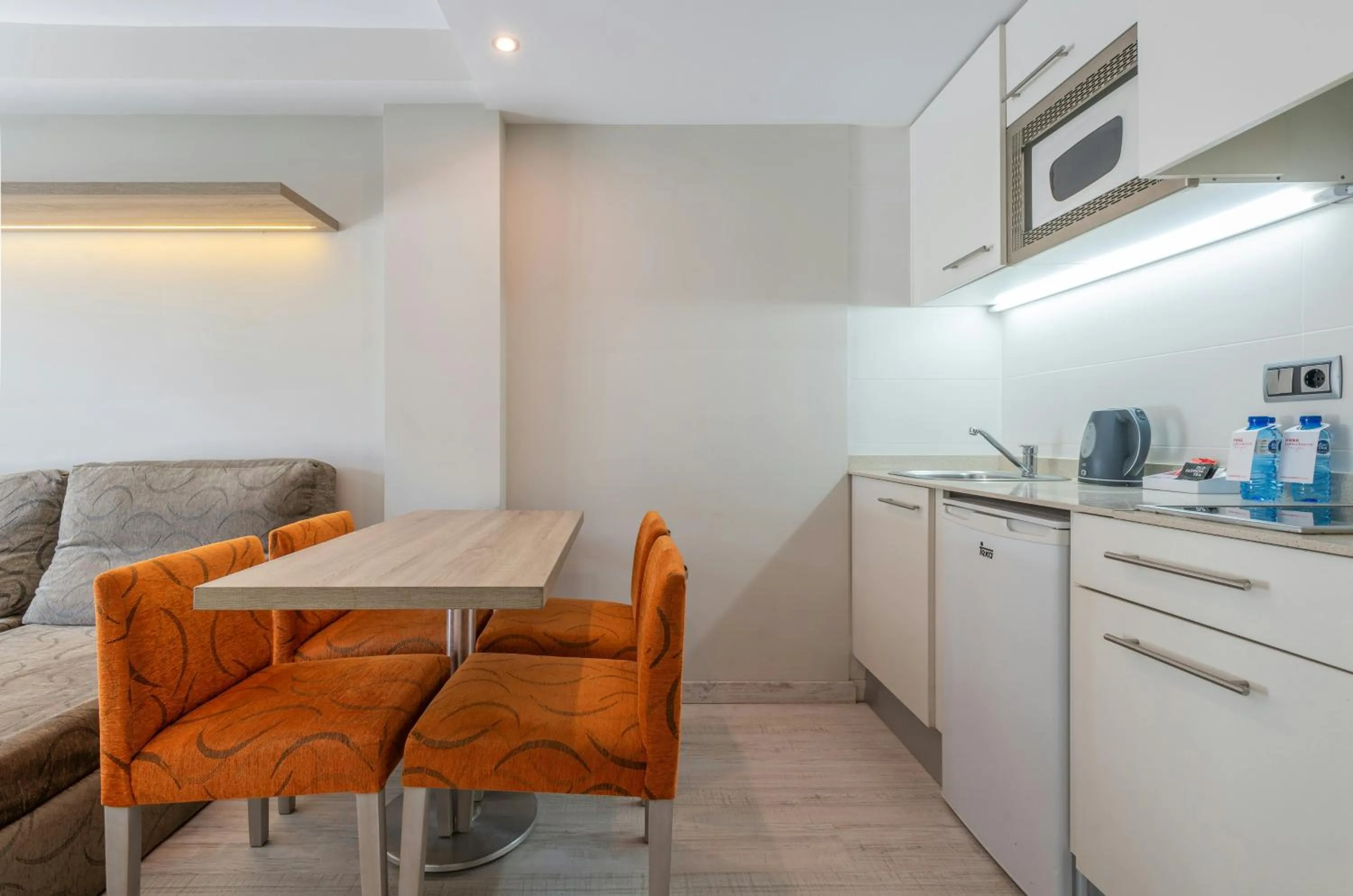 Kitchen or kitchenette in Leonardo Royal Hotel Mallorca