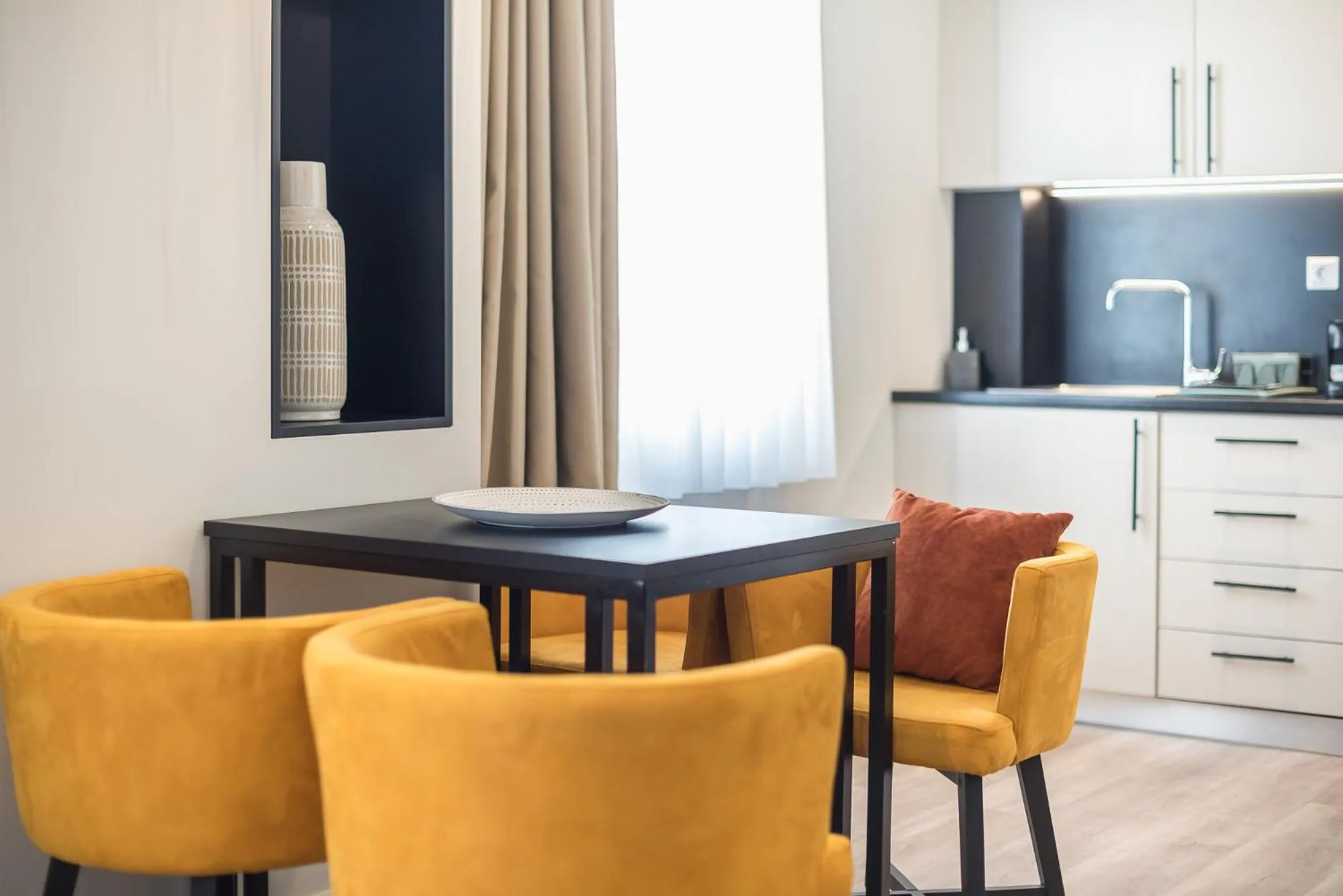 Dining area in Aeiphoria Suites & Rooms - Athens