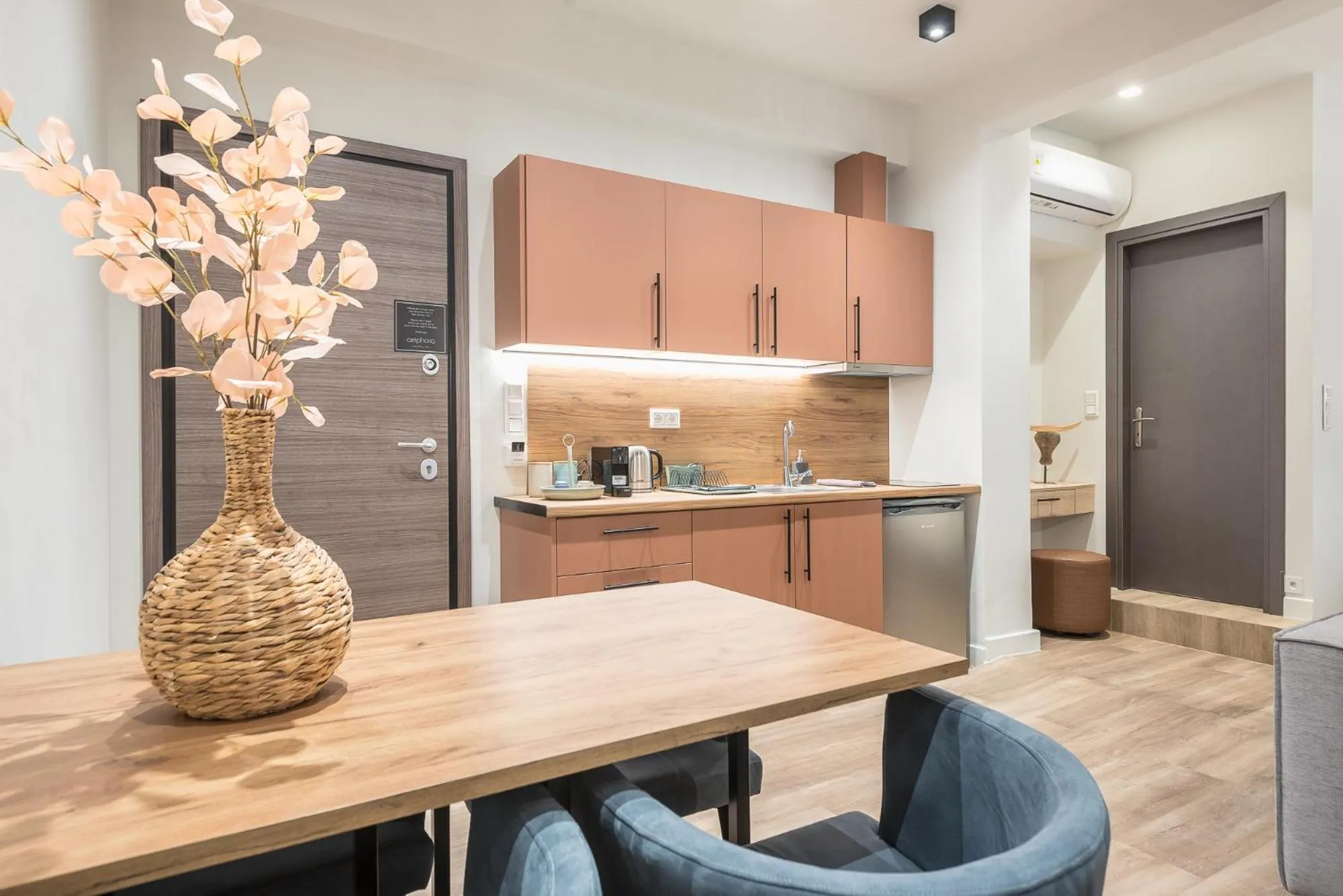 Kitchen or kitchenette in Aeiphoria Suites & Rooms - Athens