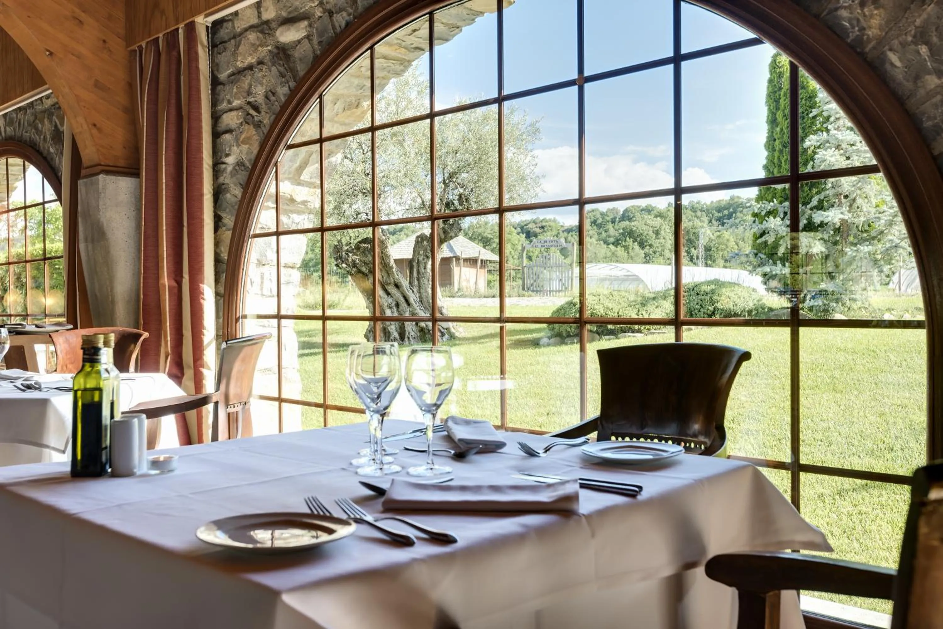 Restaurant/places to eat in Hotel & Spa Monasterio de Boltaña