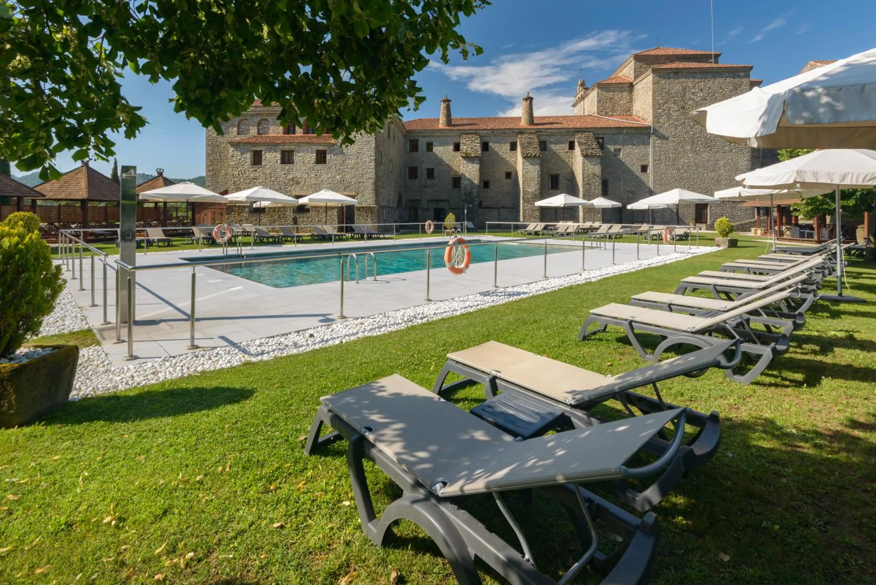 Swimming pool in Hotel & Spa Monasterio de Boltaña