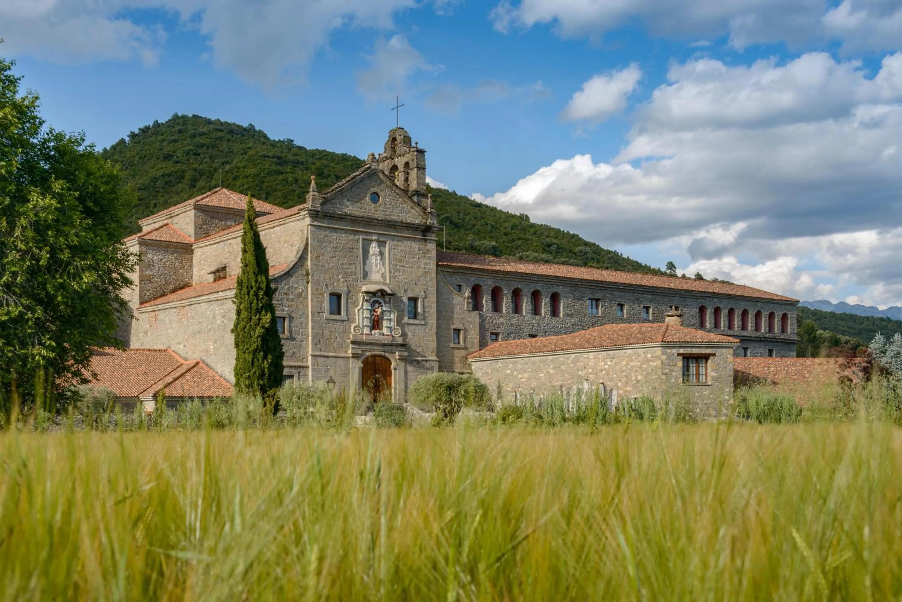 Property building in Hotel & Spa Monasterio de Boltaña