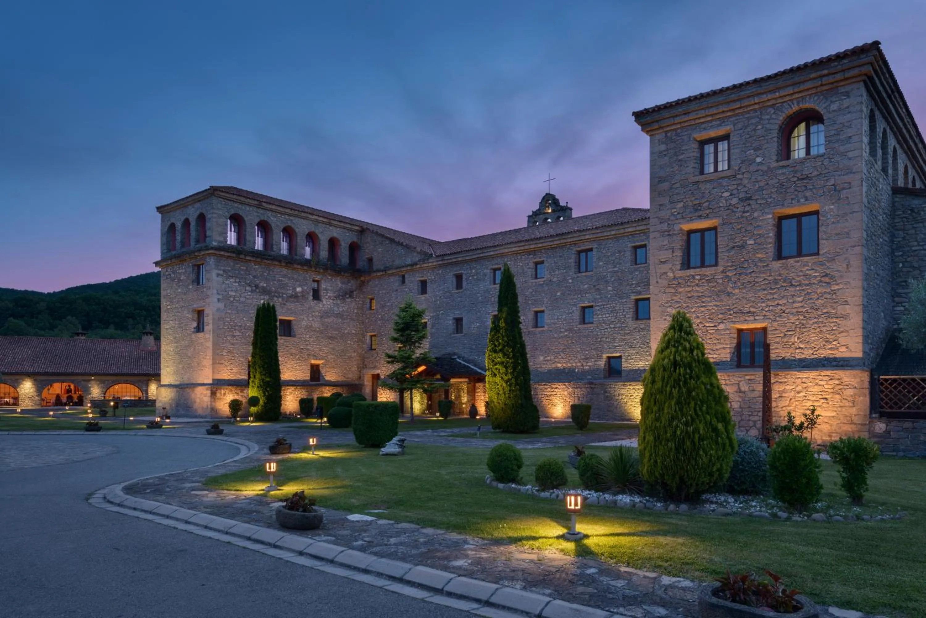 Property building in Hotel & Spa Monasterio de Boltaña