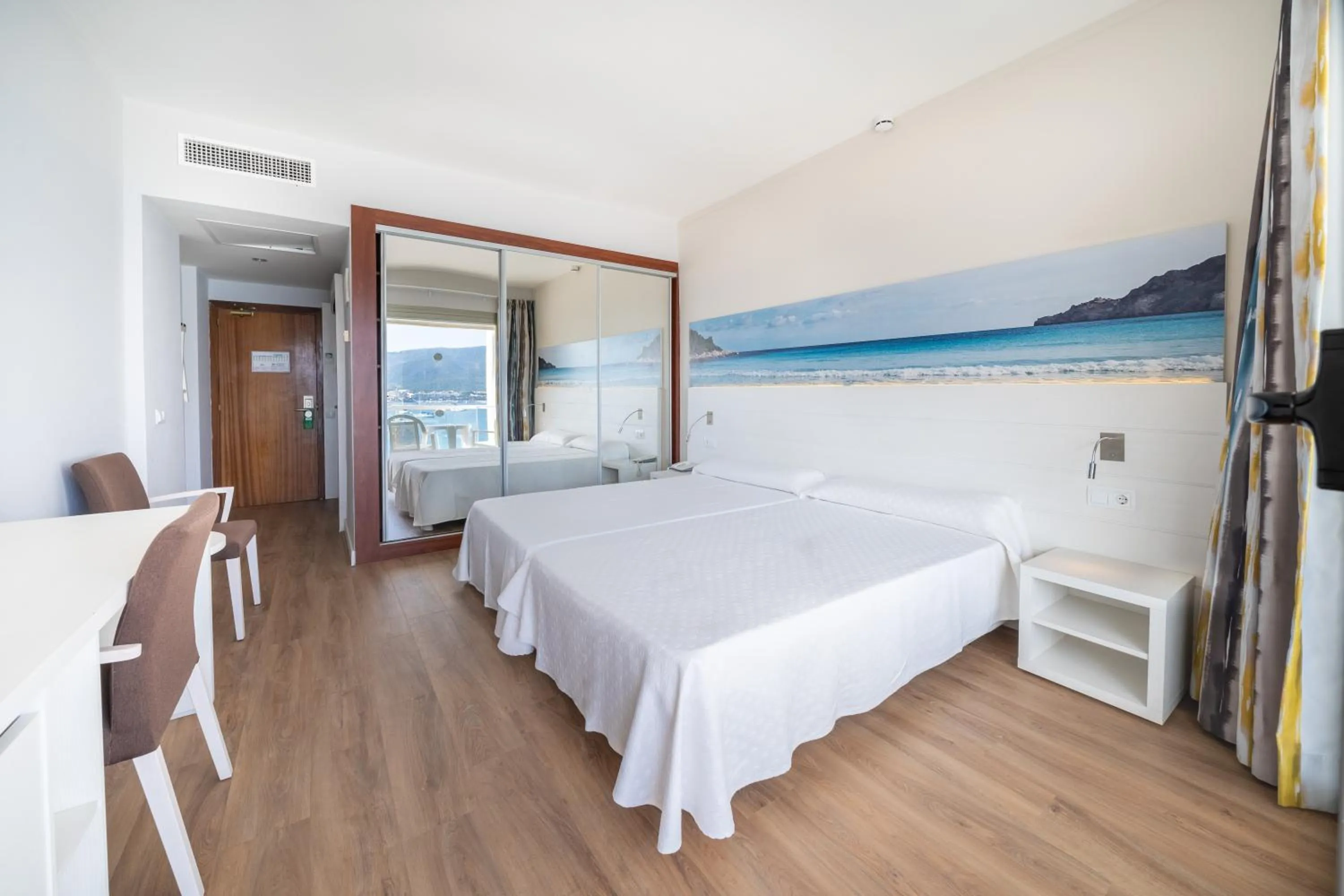 Photo of the whole room, Bed in Seramar Hotel Comodoro Playa