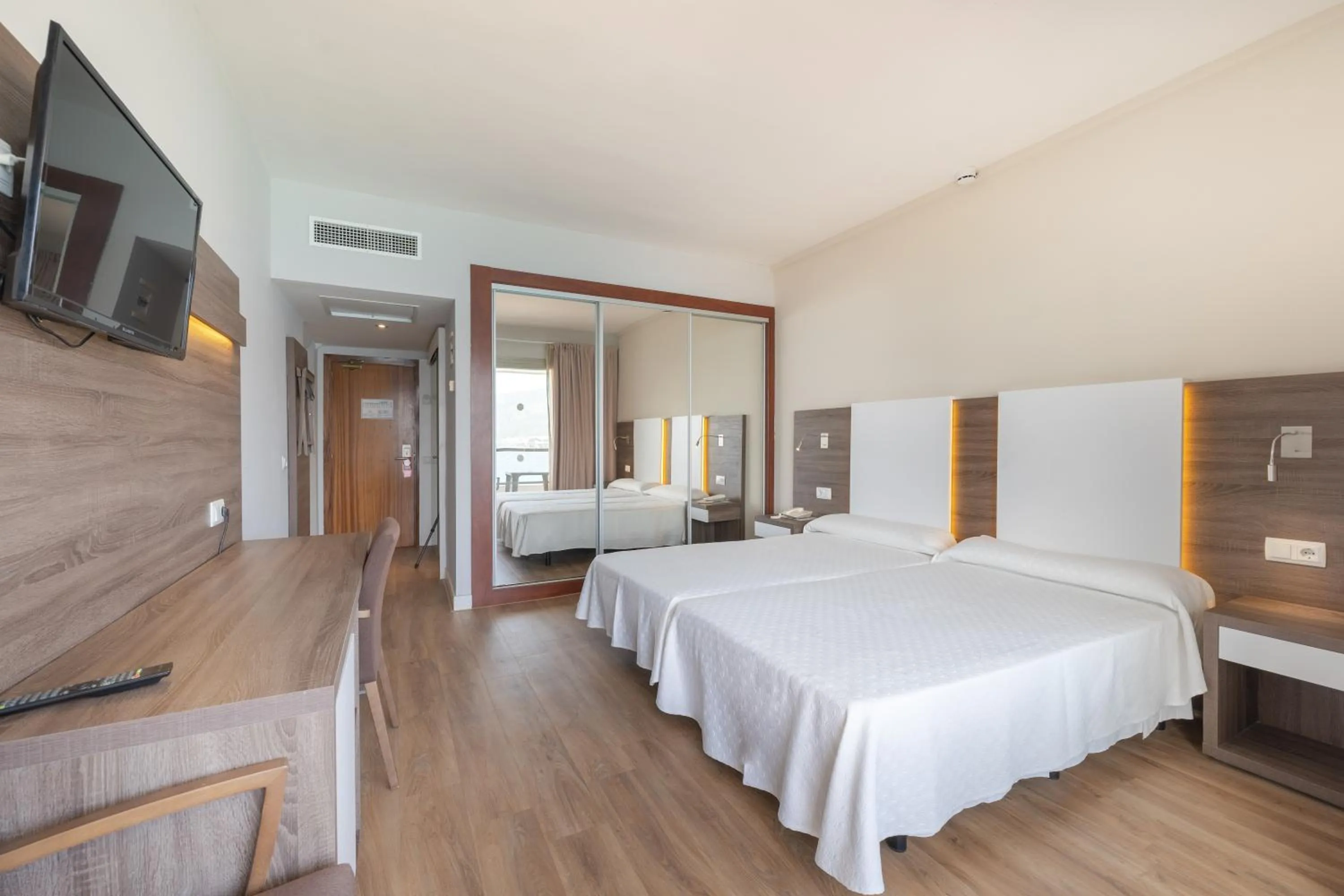 Bed in Seramar Hotel Comodoro Playa