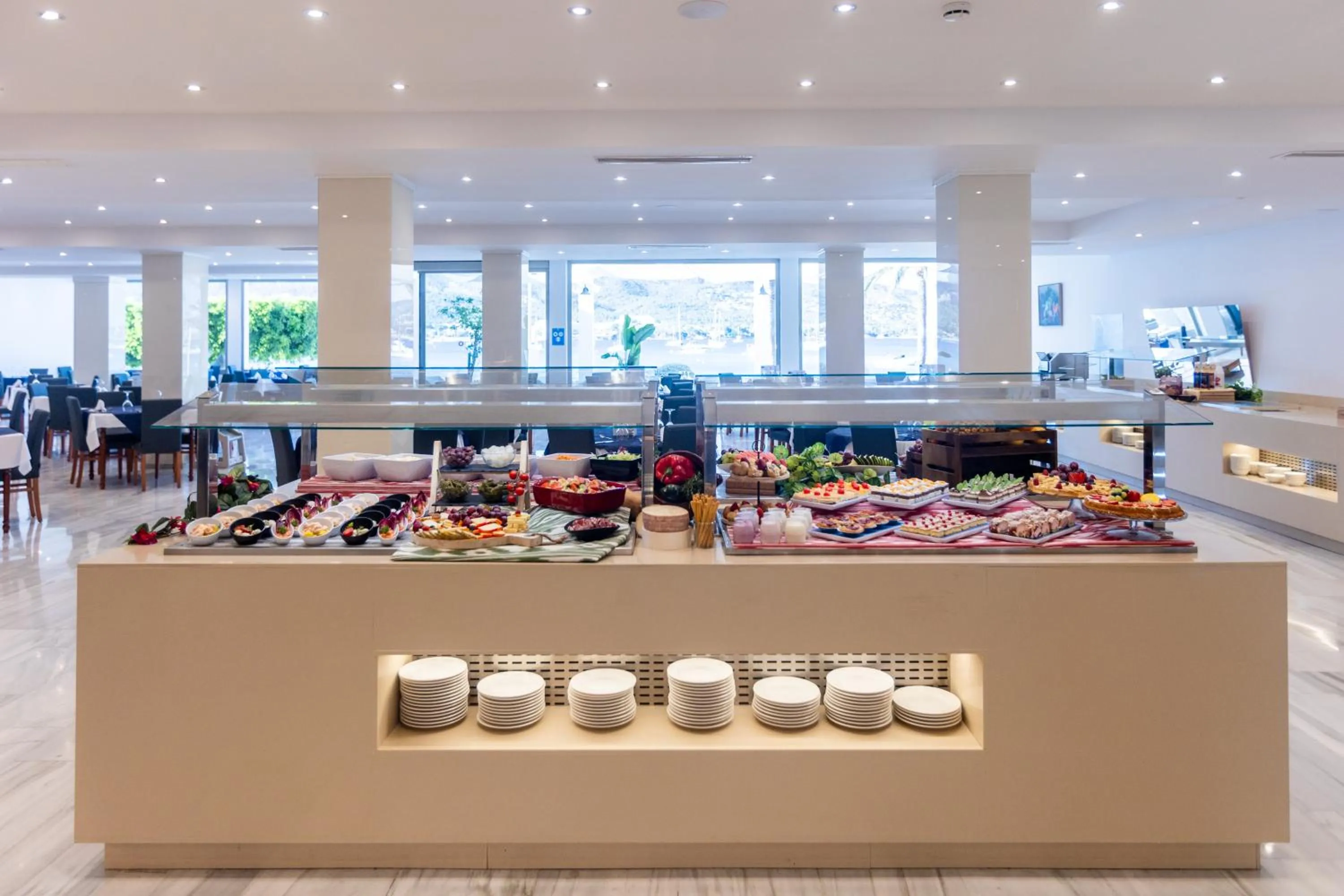 Buffet breakfast in Seramar Hotel Comodoro Playa