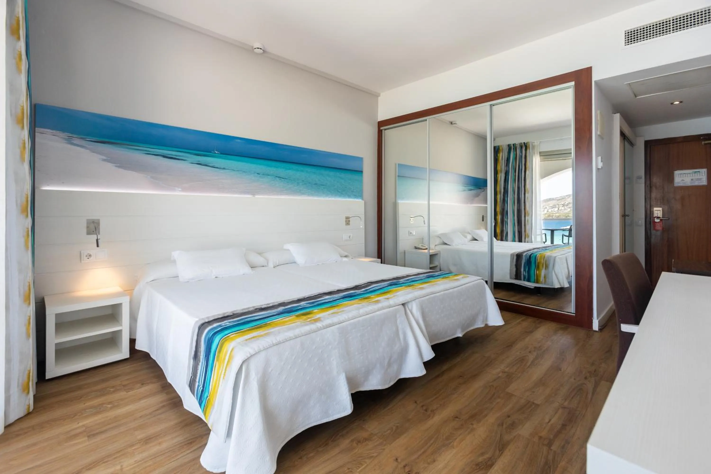 Bedroom, Bed in Seramar Hotel Comodoro Playa