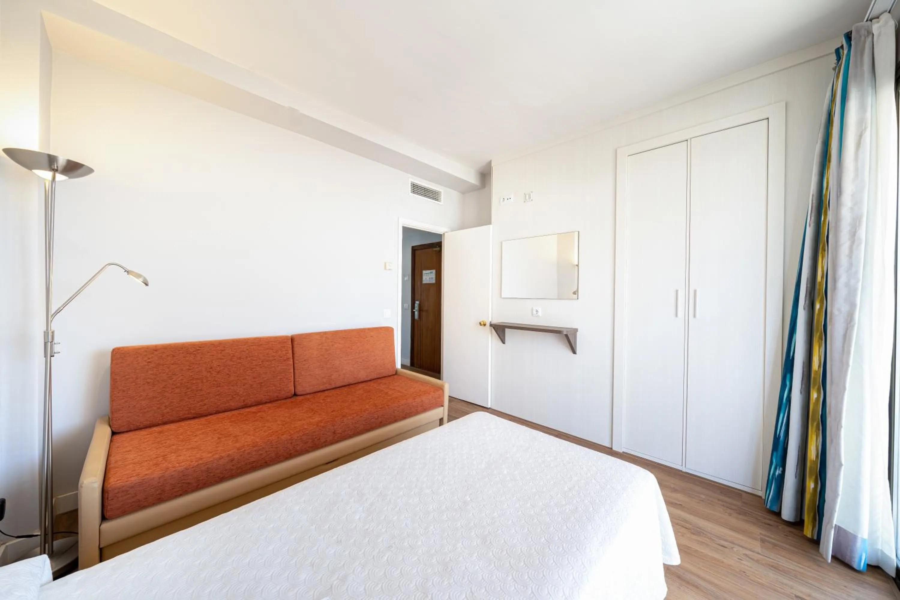 Bed in Seramar Hotel Comodoro Playa