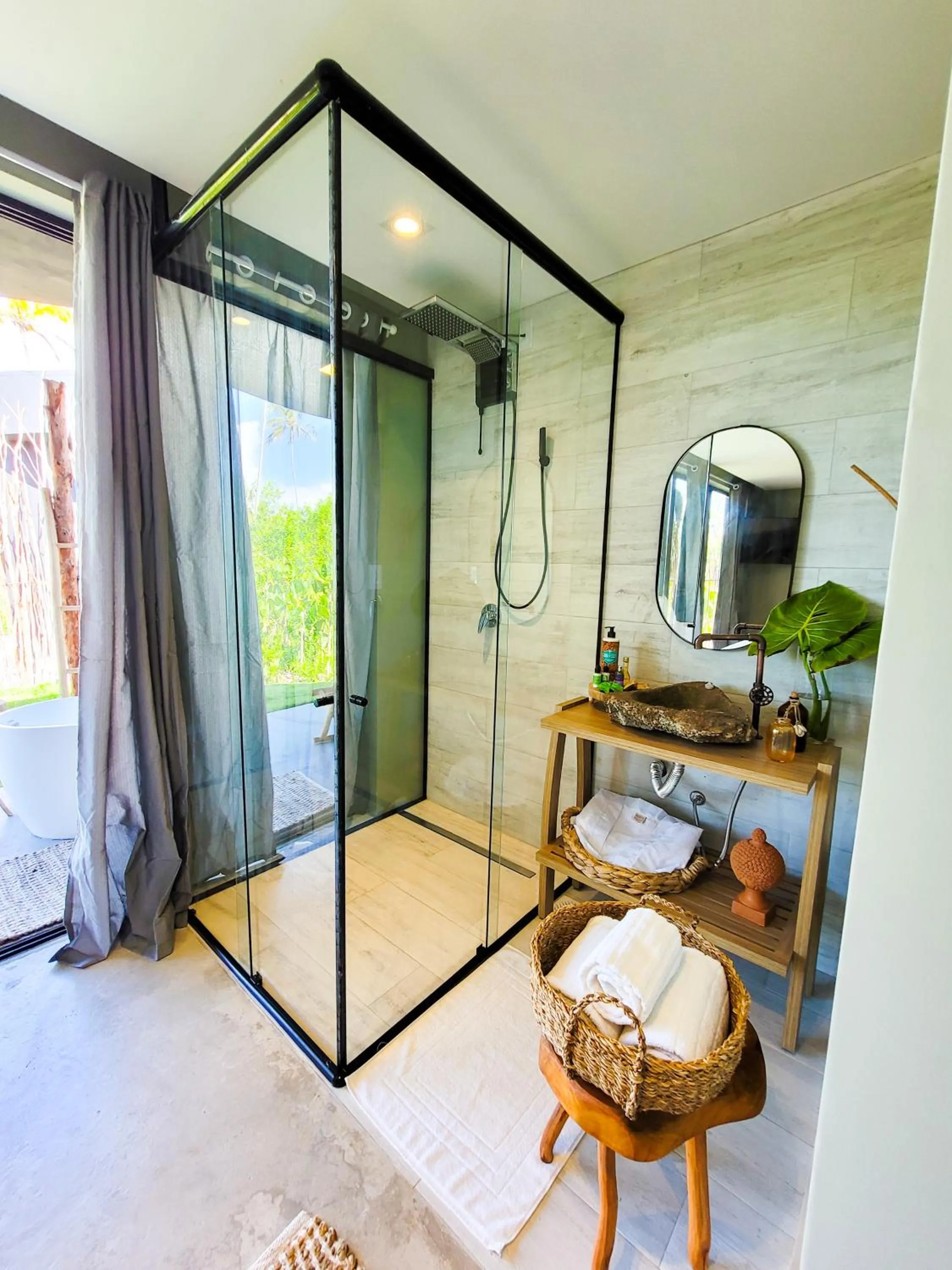 Shower in Taboo Milagres