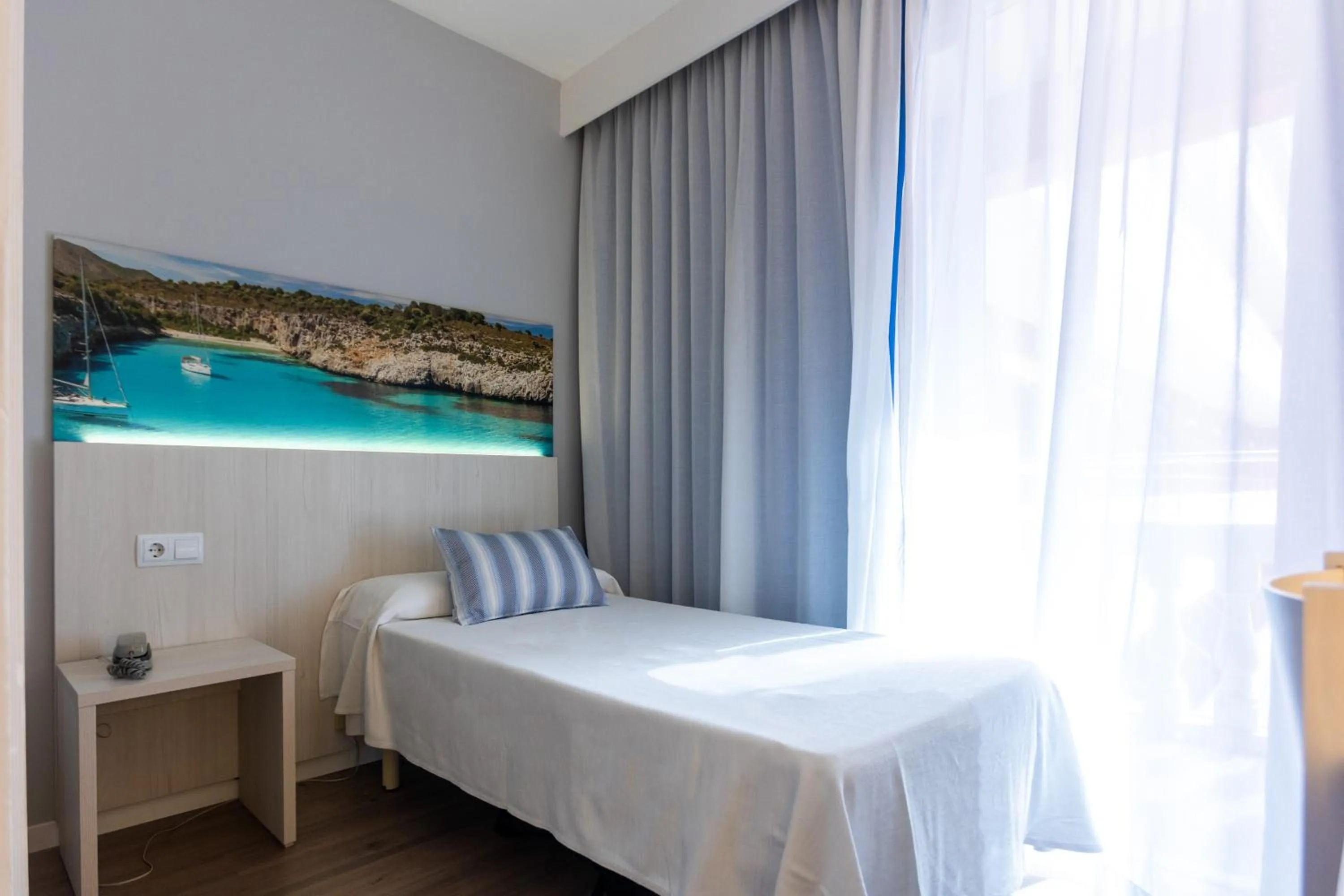 Bedroom, Bed in Seramar Hotel Luna Park Adults Only