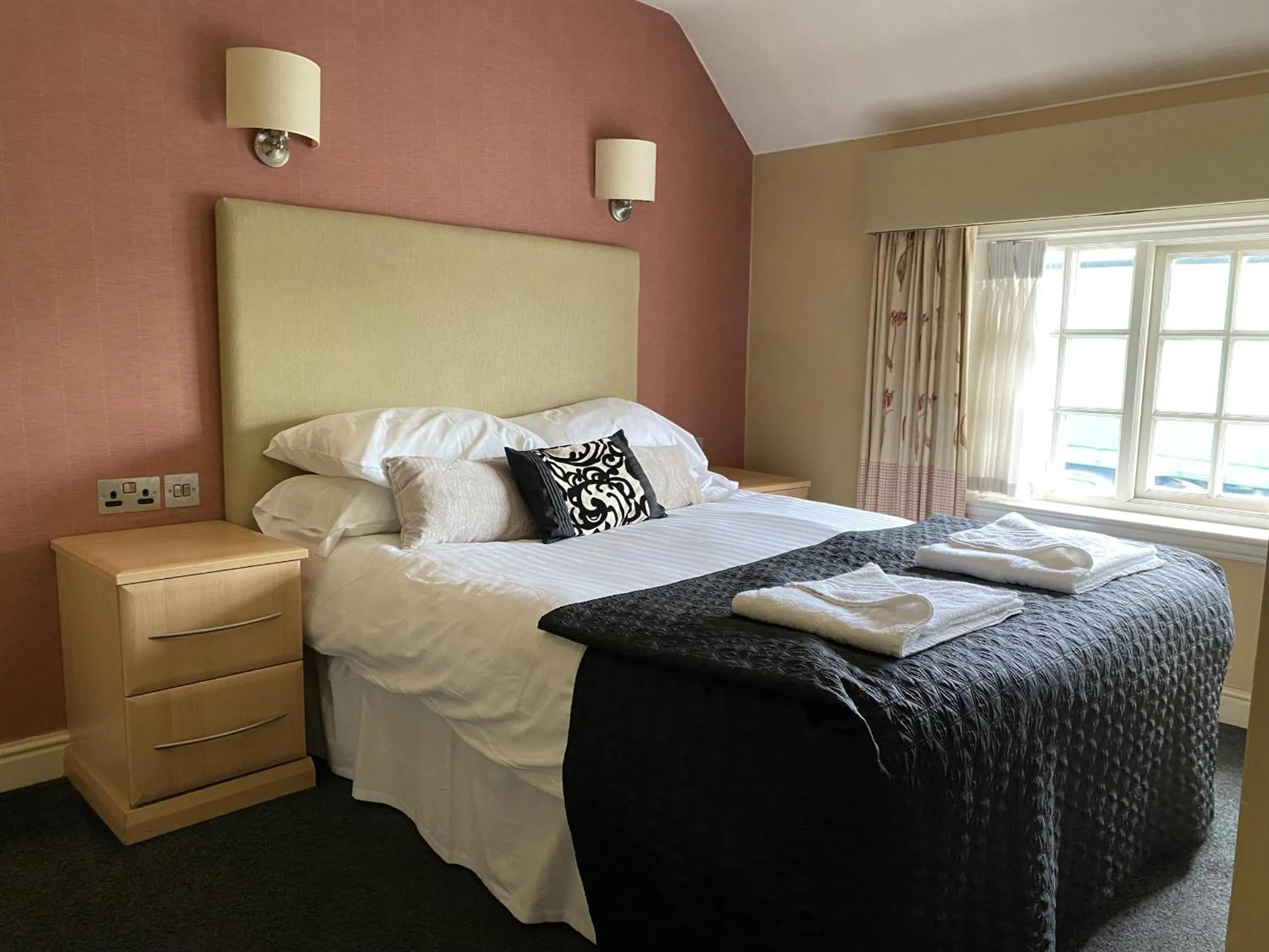 Bedroom in The Windmill Inn