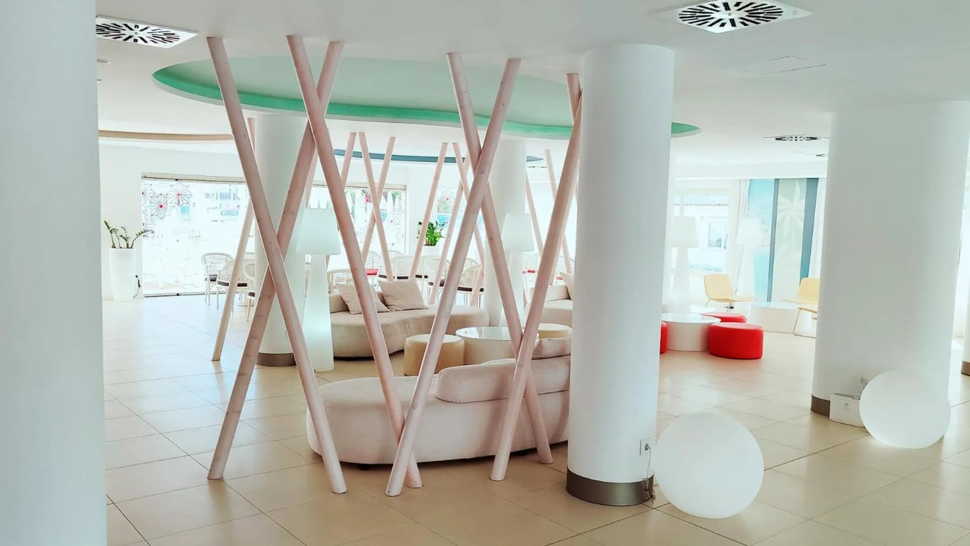 Seating area in BLUESEA Anba Romaní