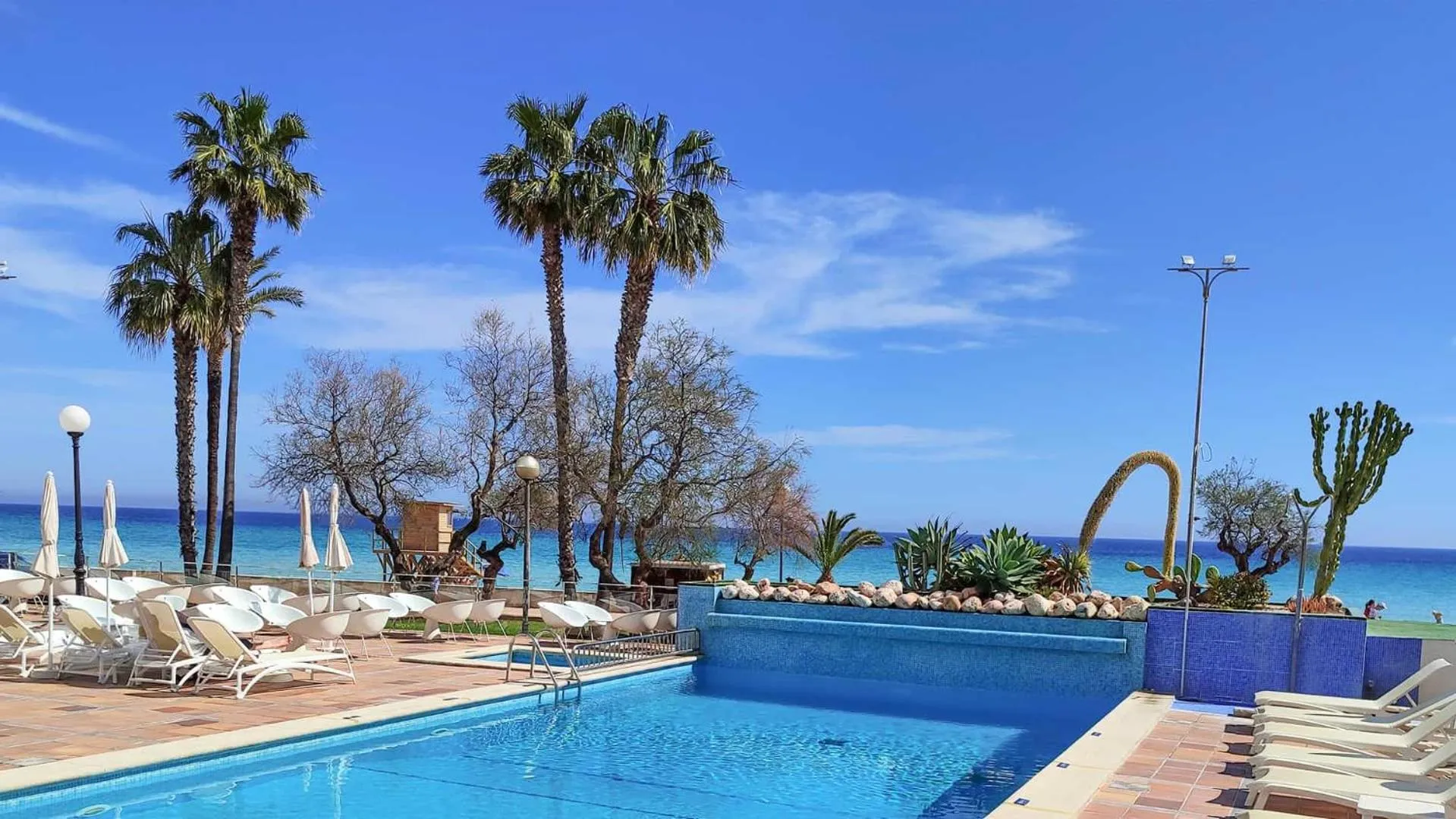 Swimming pool in BLUESEA Anba Romaní