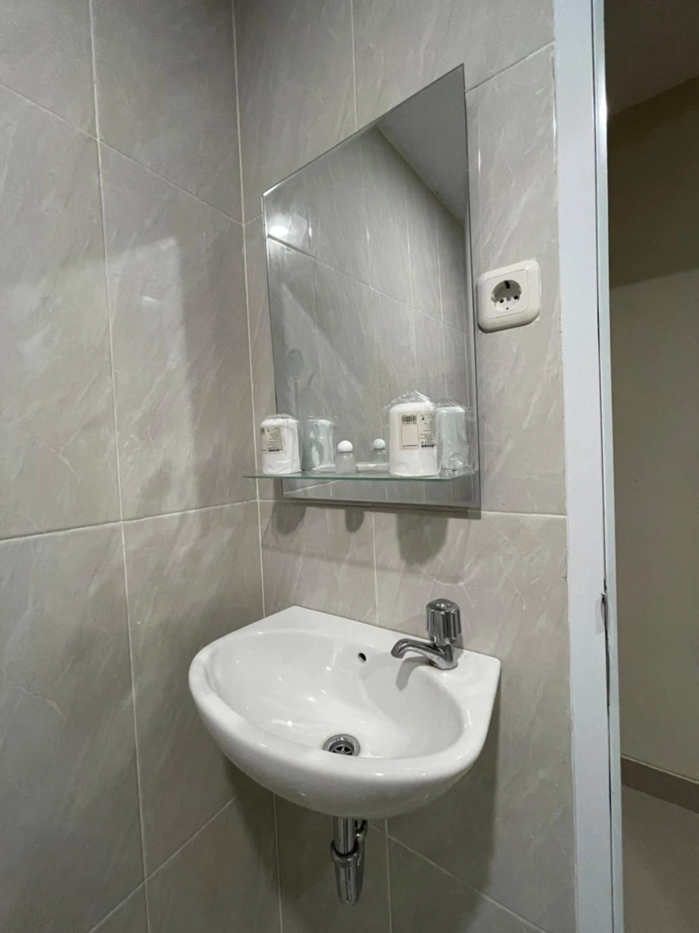 Shower in Liberta Home Seririt Bali