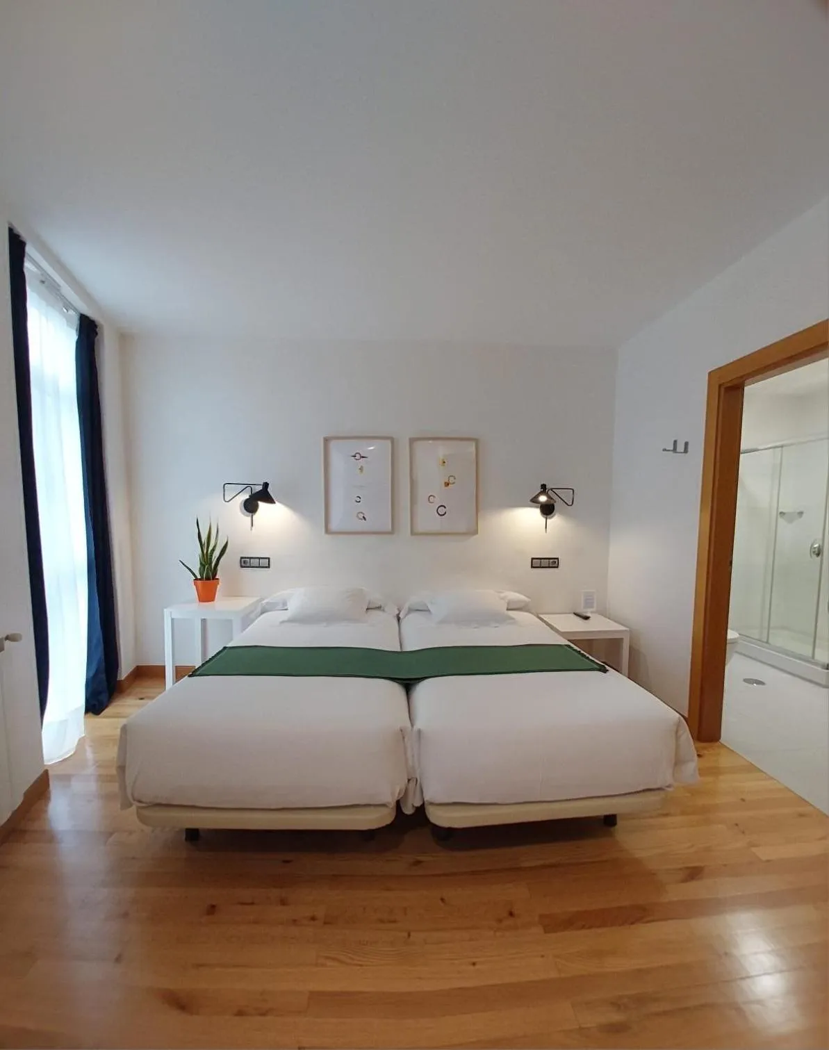 Photo of the whole room in Hotel Nochendi