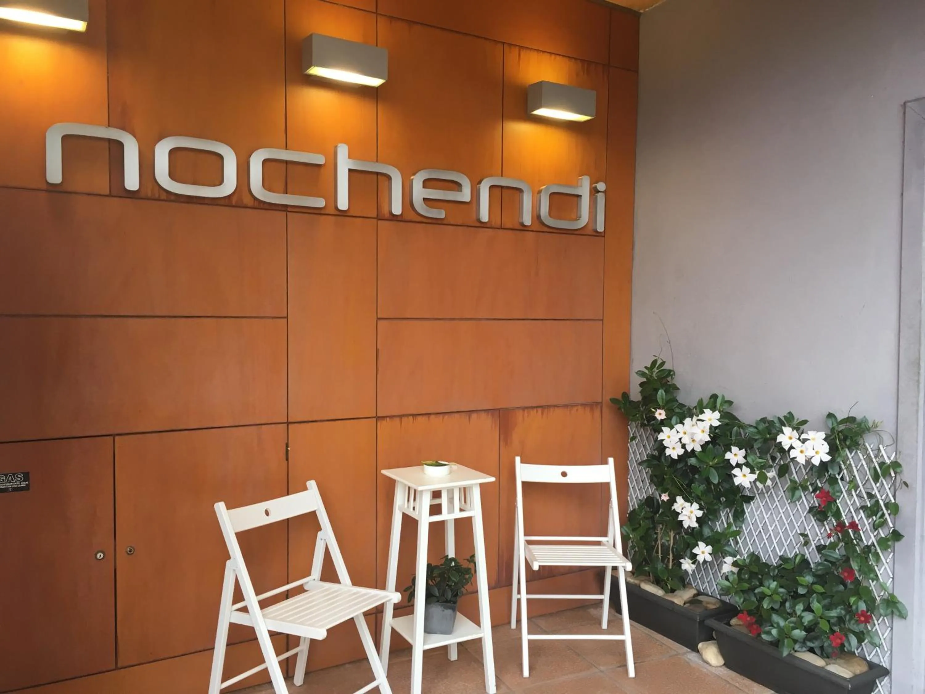 Facade/entrance in Hotel Nochendi