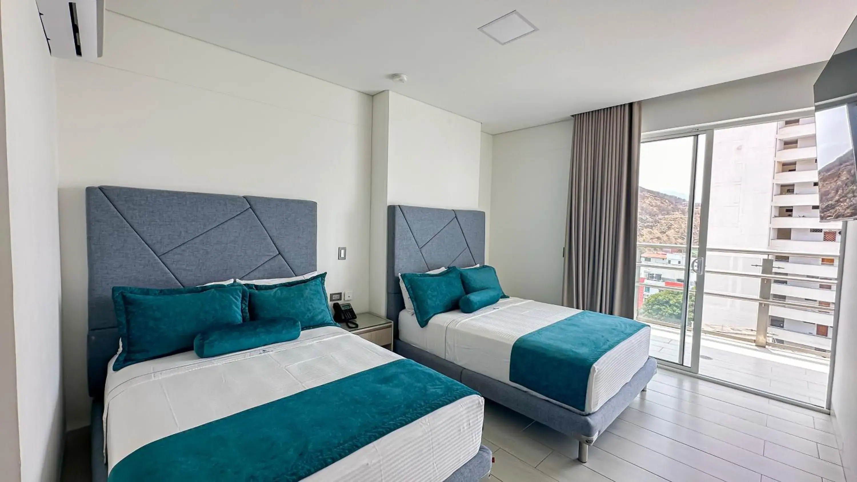 Superior Twin Room with City View in Hotel Marco Polo Rodadero Superior Twin Room with City View in Hotel Marco Polo Rodadero