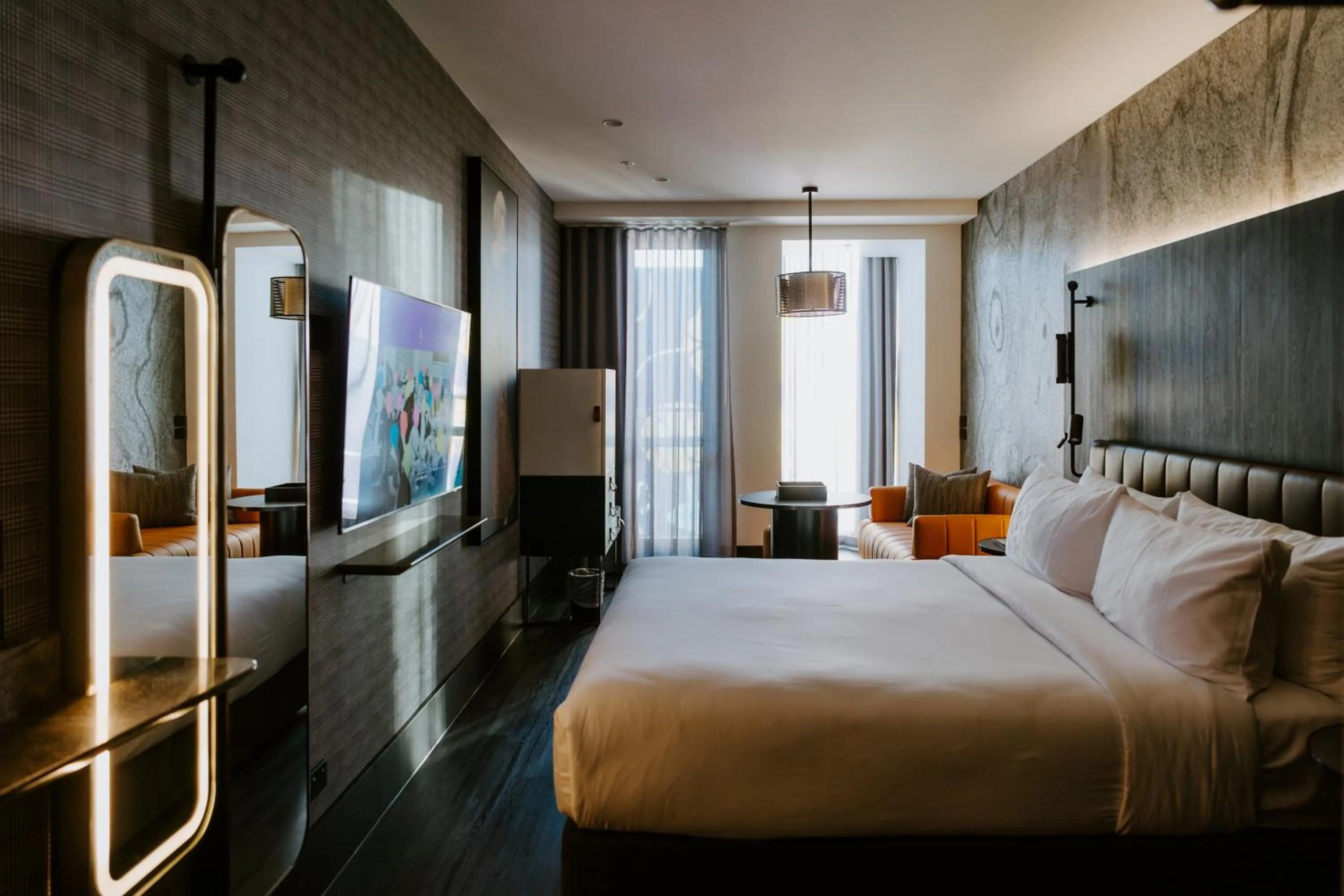 Communal lounge/ TV room, Bed in The Motley Hotel Richmond, Tapestry Collection by Hilton