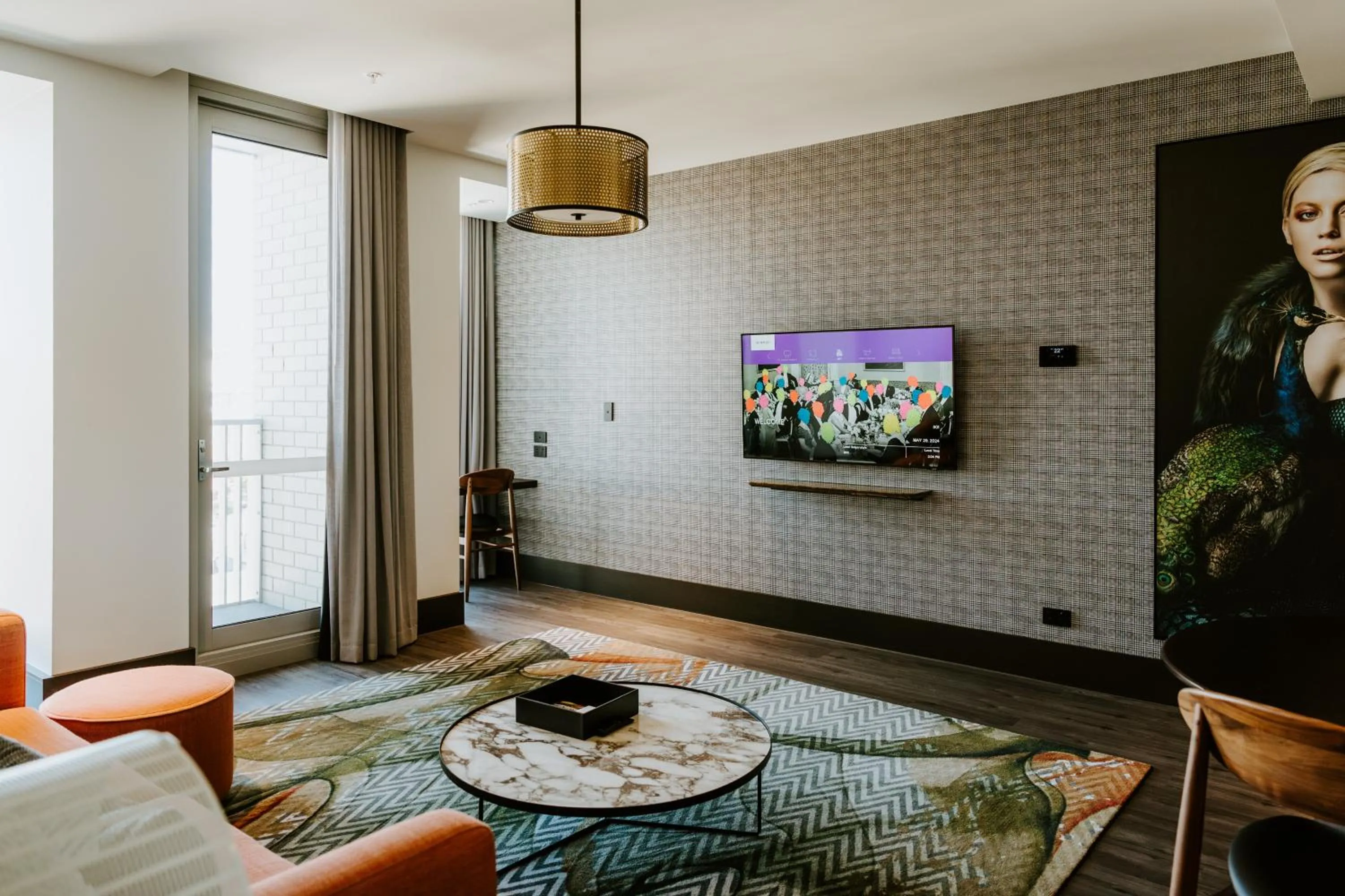 TV and multimedia in The Motley Hotel Richmond, Tapestry Collection by Hilton