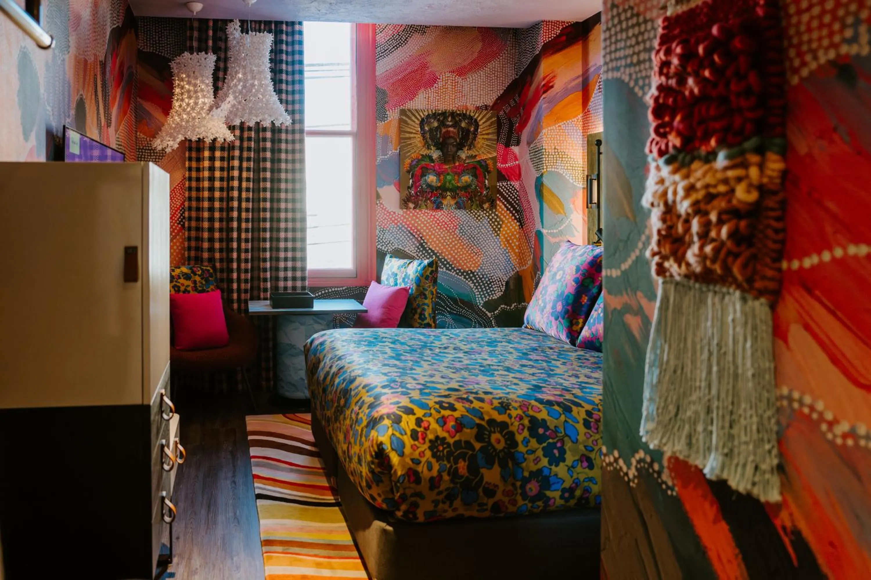 Textured Room in The Motley Hotel Richmond, Tapestry Collection by Hilton