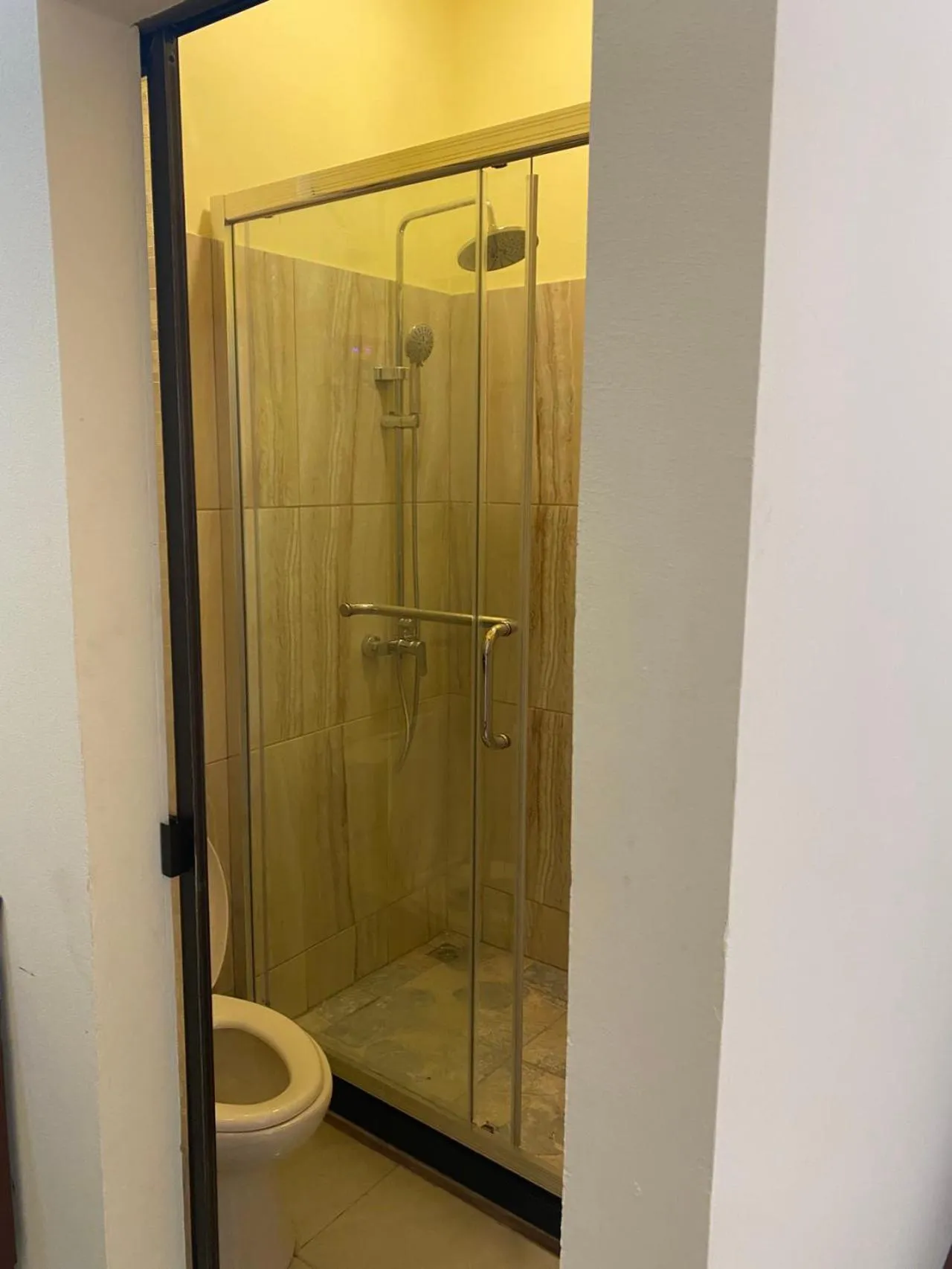 Shower in Villa Garita Inn