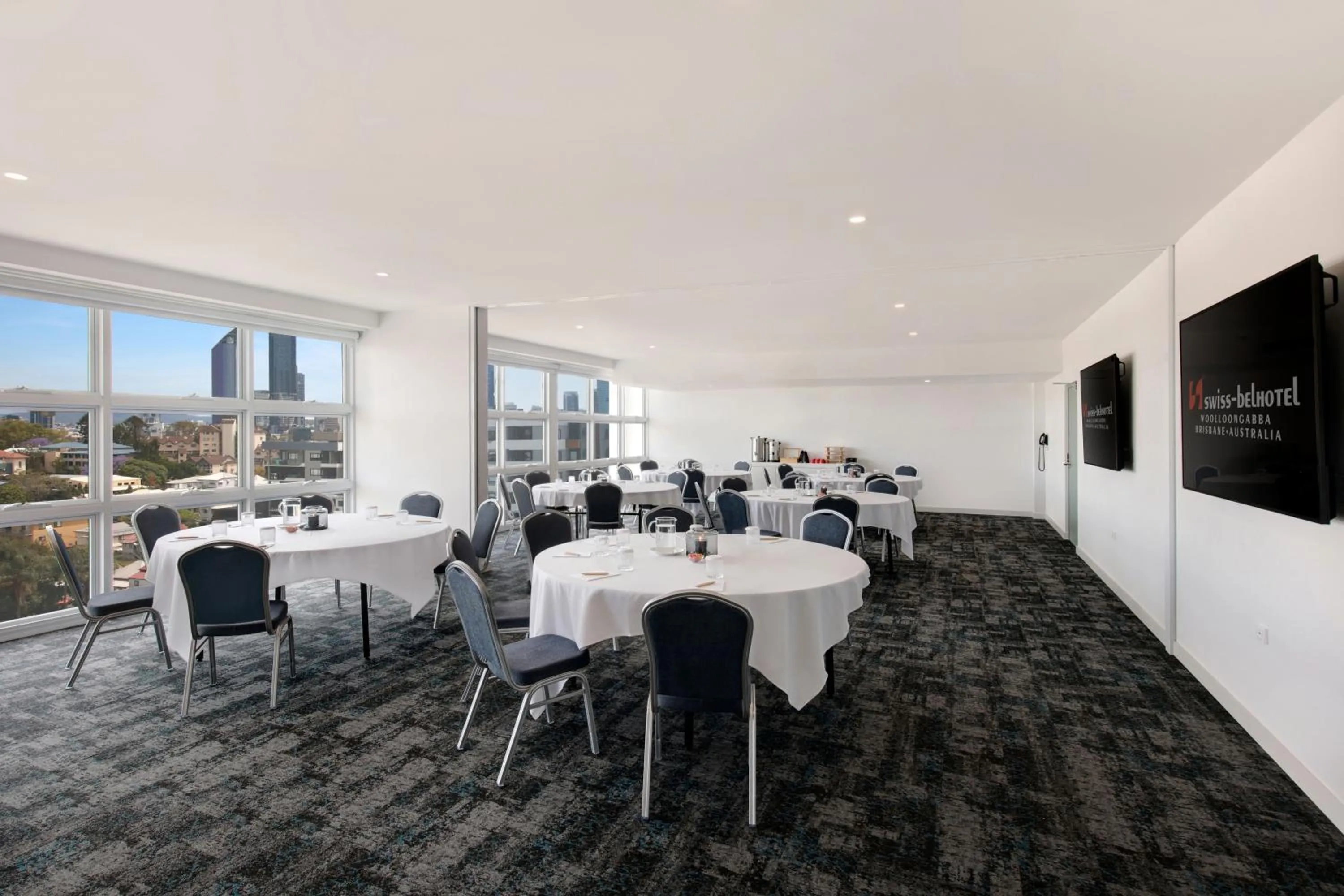 Restaurant/places to eat in Swiss-Belhotel Woolloongabba, Brisbane