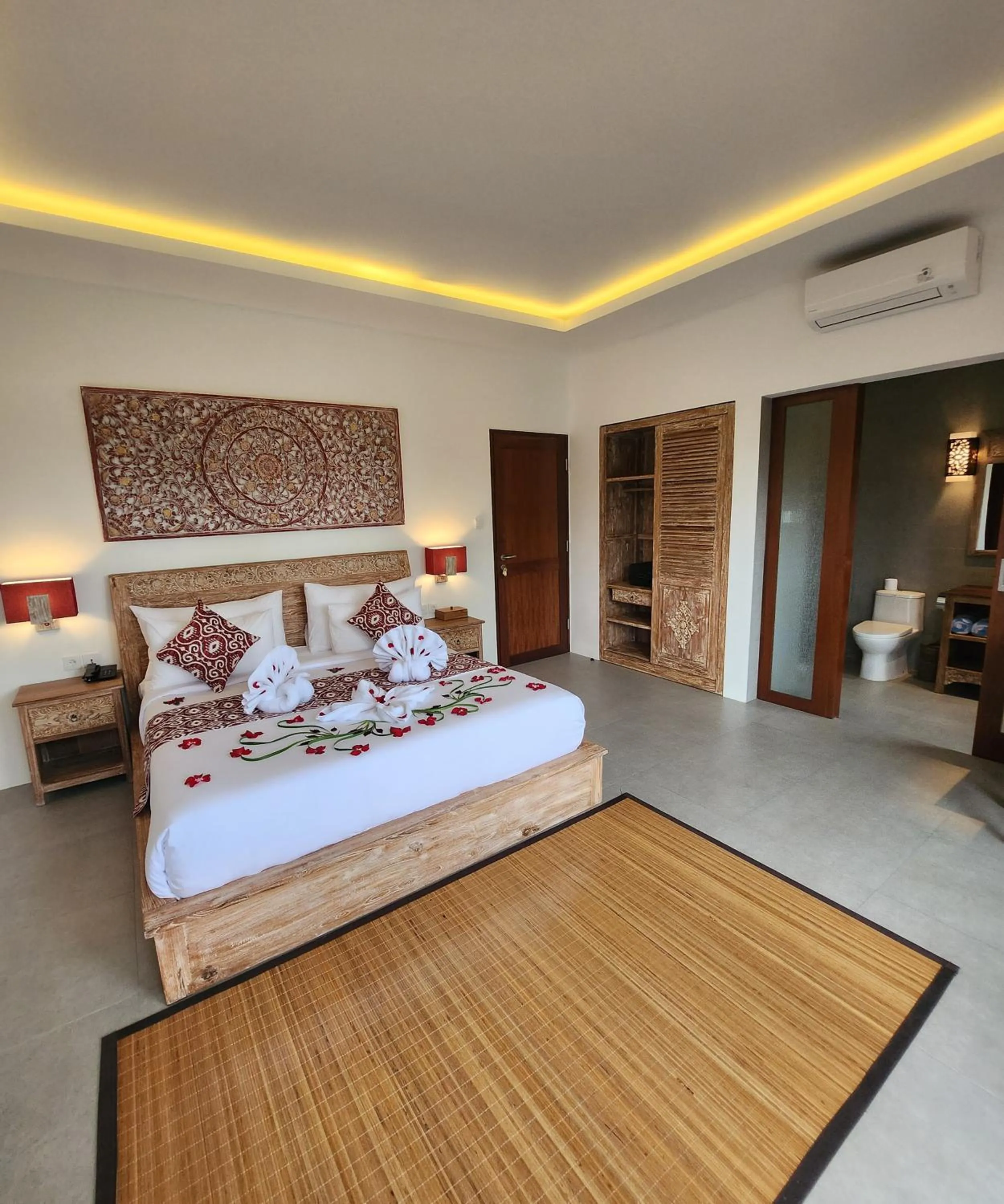 Bed in Pinggala Villa Ubud