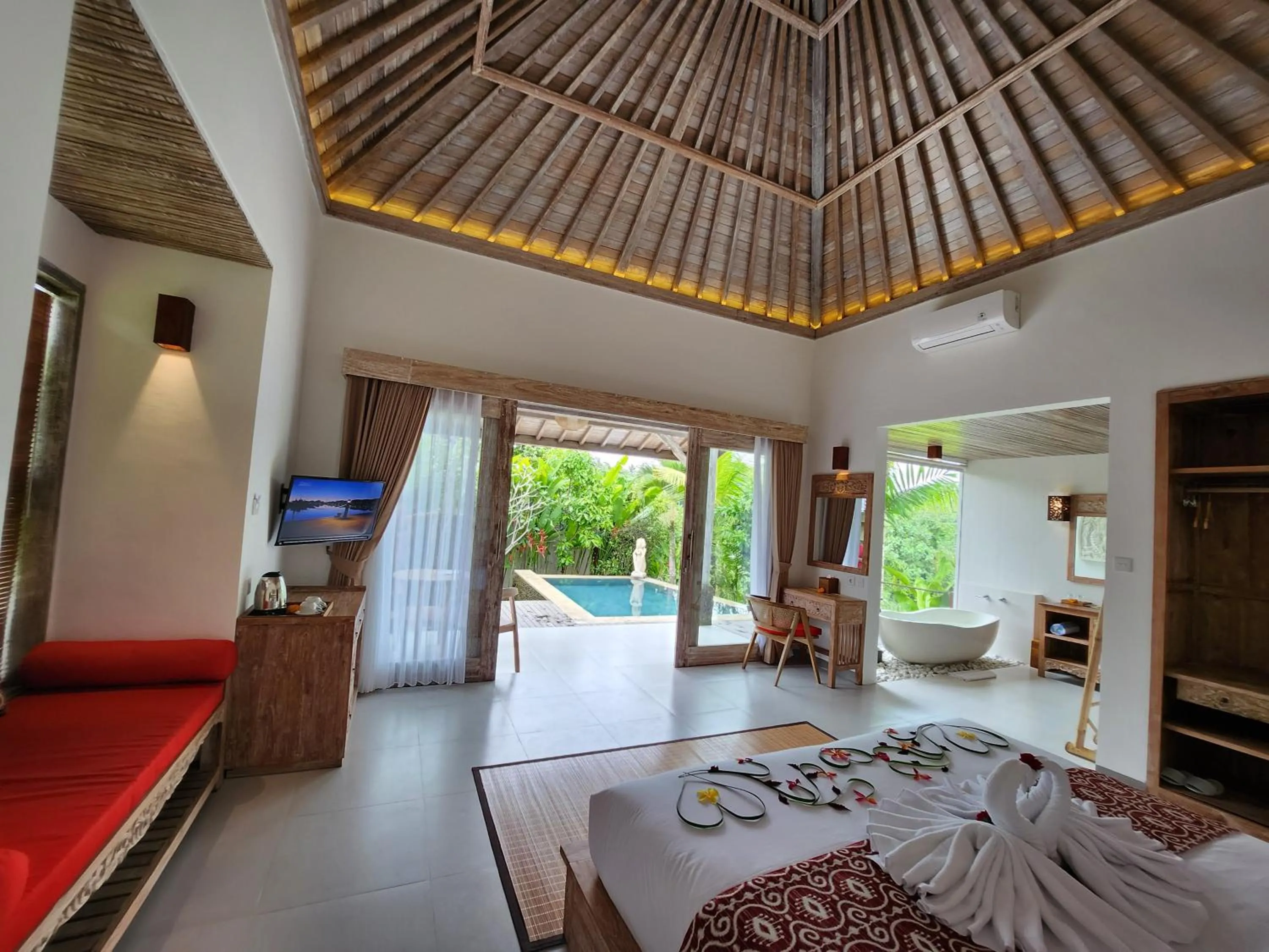 Bedroom, Bed in Pinggala Villa Ubud