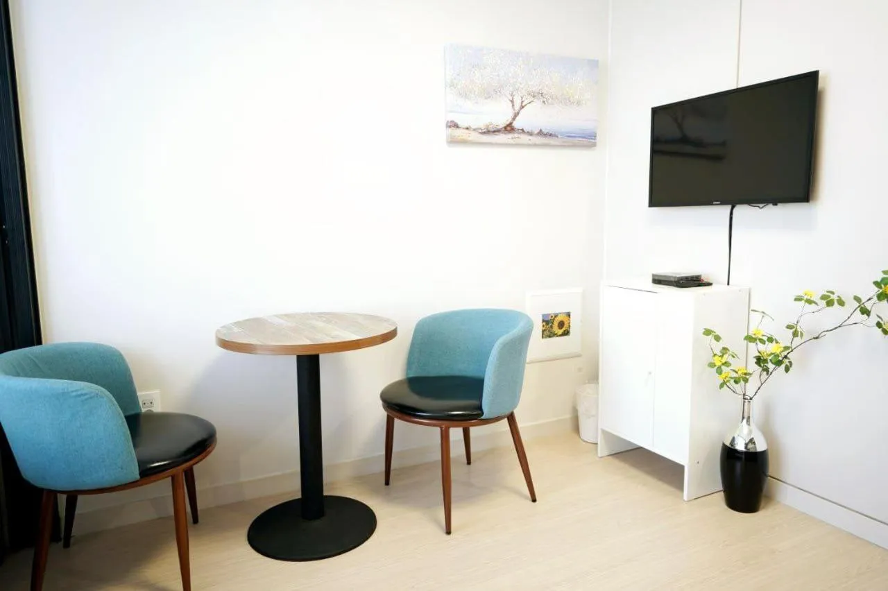 Living room in Wellstay hotel Incheon