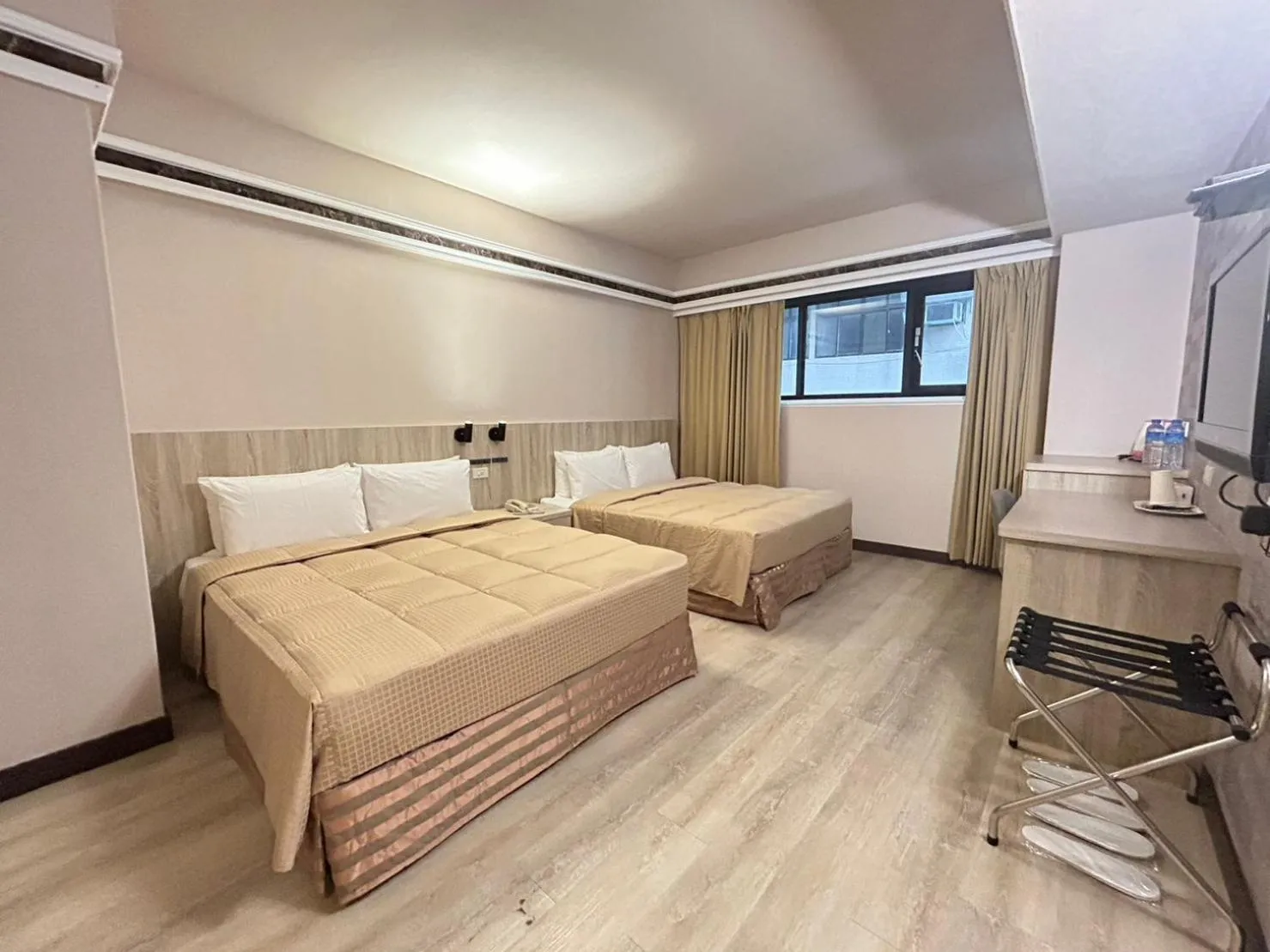 Photo of the whole room, Bed in Doitsu Hotel