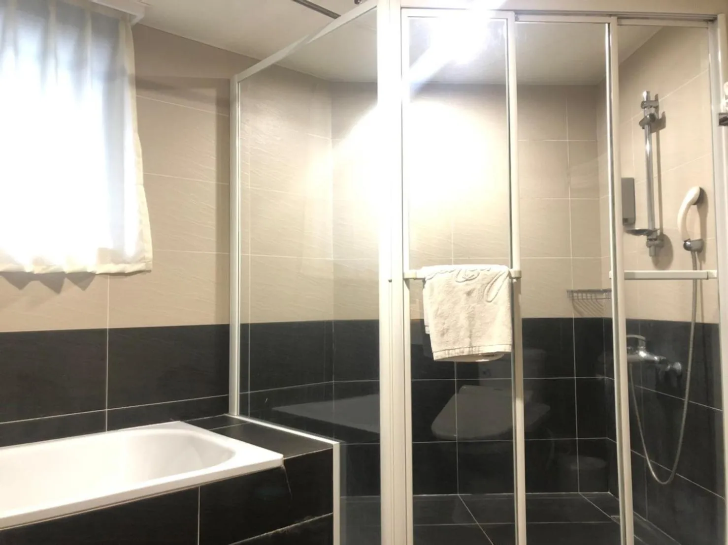 Bathroom in Doitsu Hotel