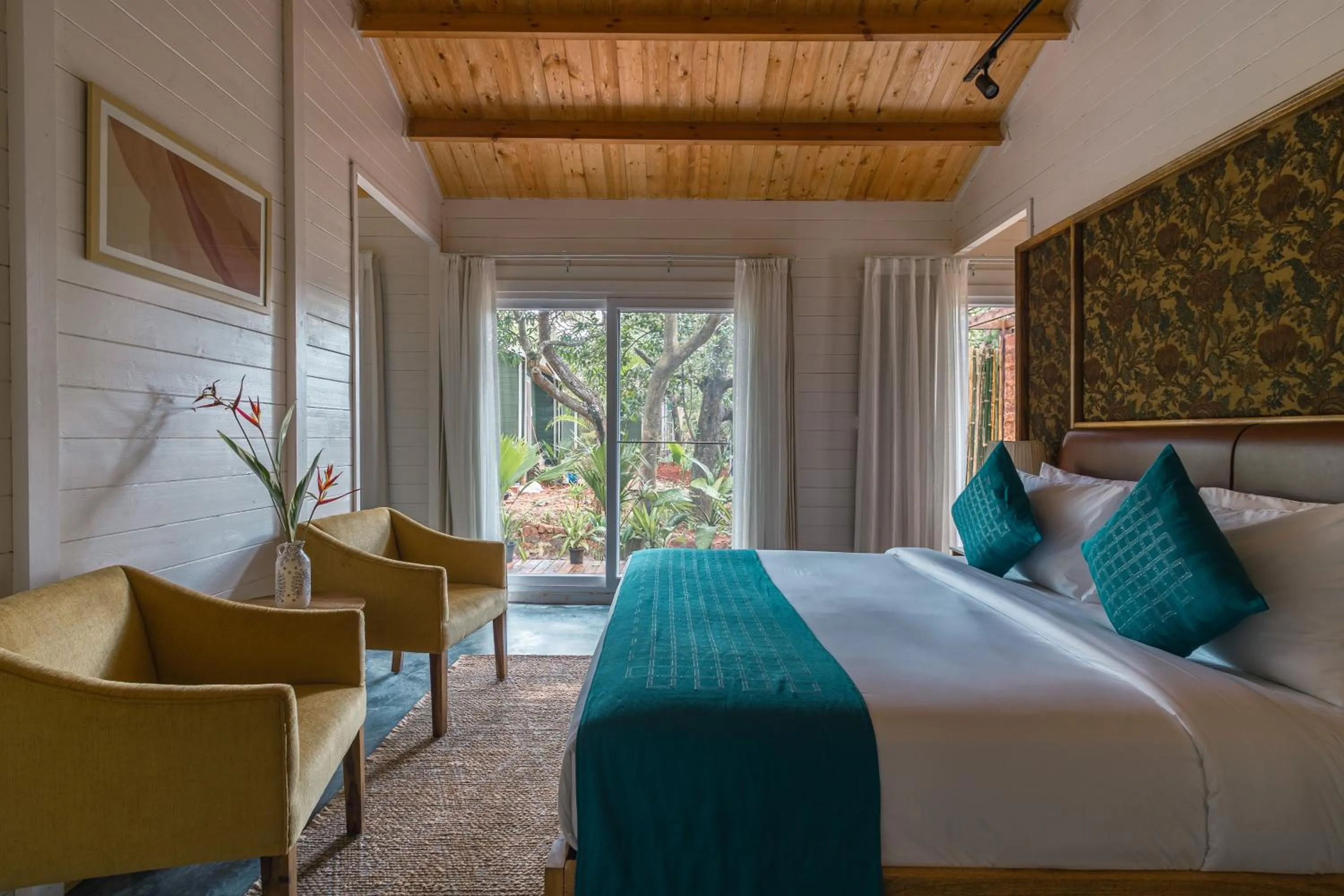 Bedroom, Bed in LaRiSa Resort & Spa, Ashwem