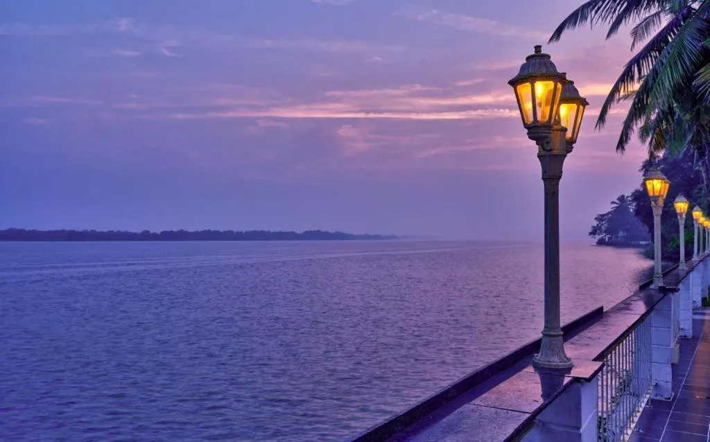 Blu Missel By The River