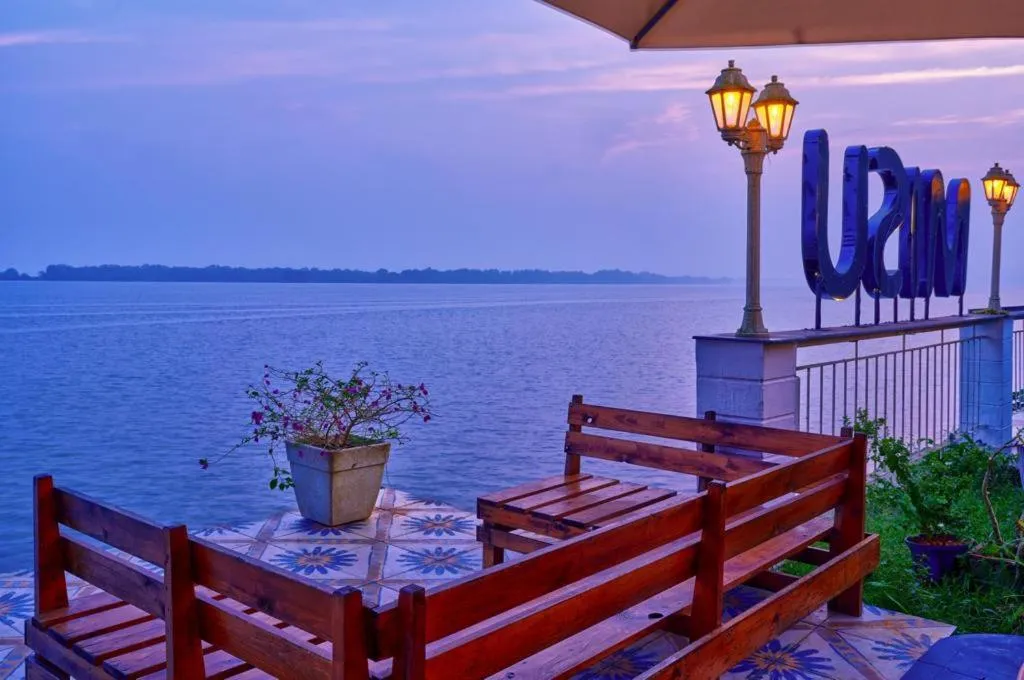 Blu Missel By The River