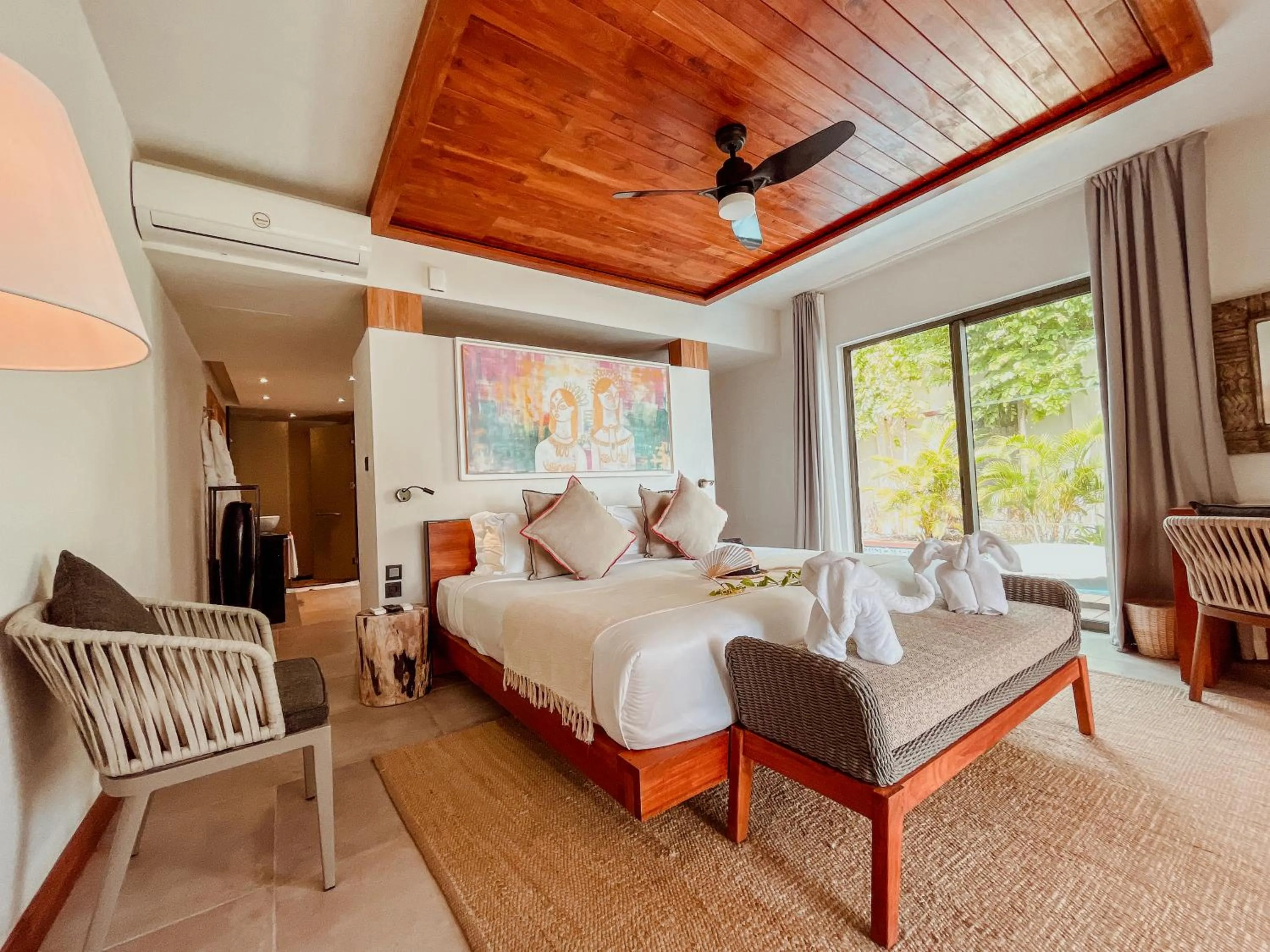 Bedroom, Bed in Wonders Beach Boutique Hotel