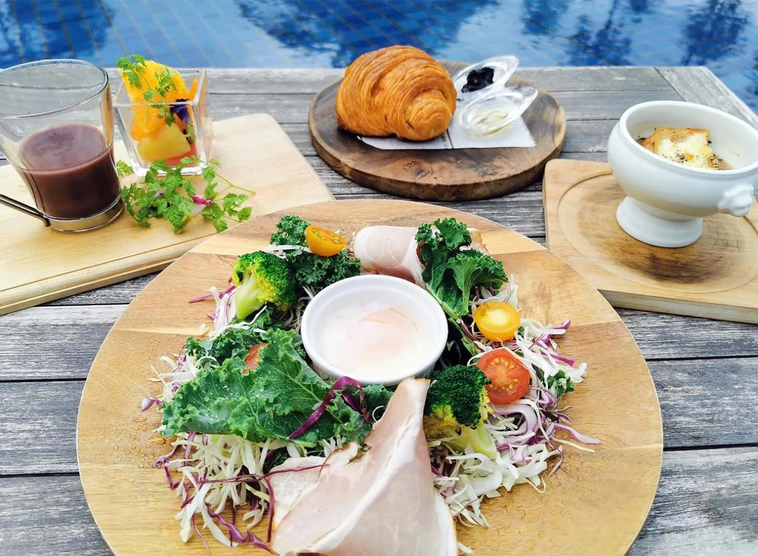 Breakfast in MALIBU HOTEL