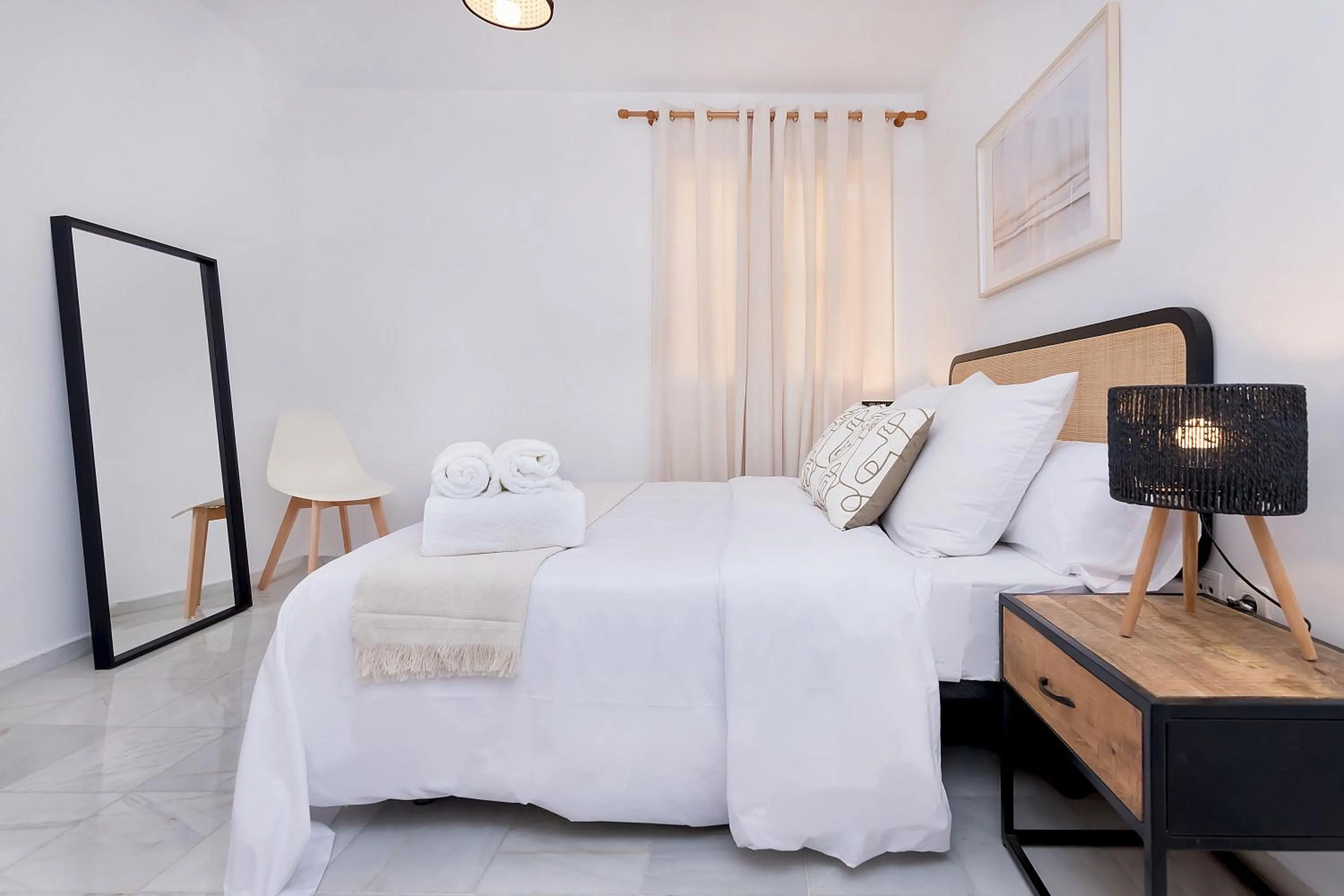 Bedroom, Bed in San Rafael City Center Apartment