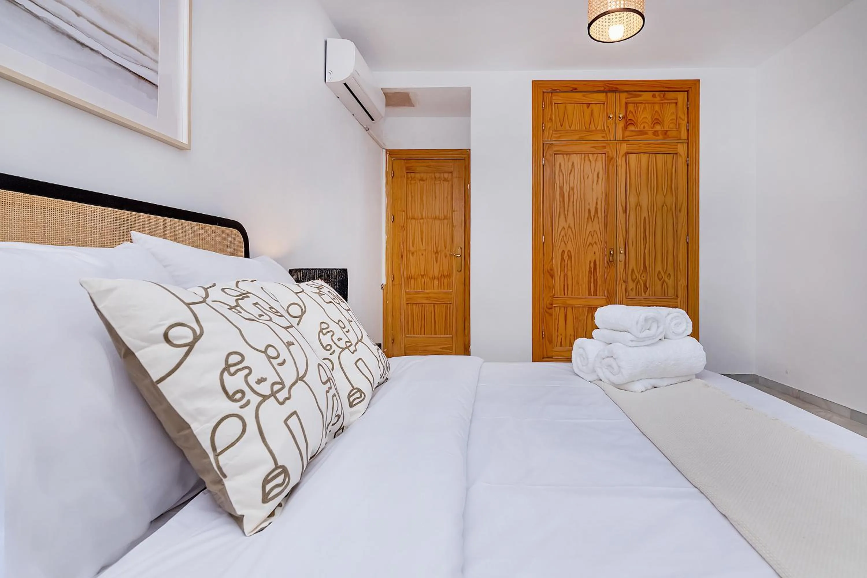 Bedroom, Bed in San Rafael City Center Apartment