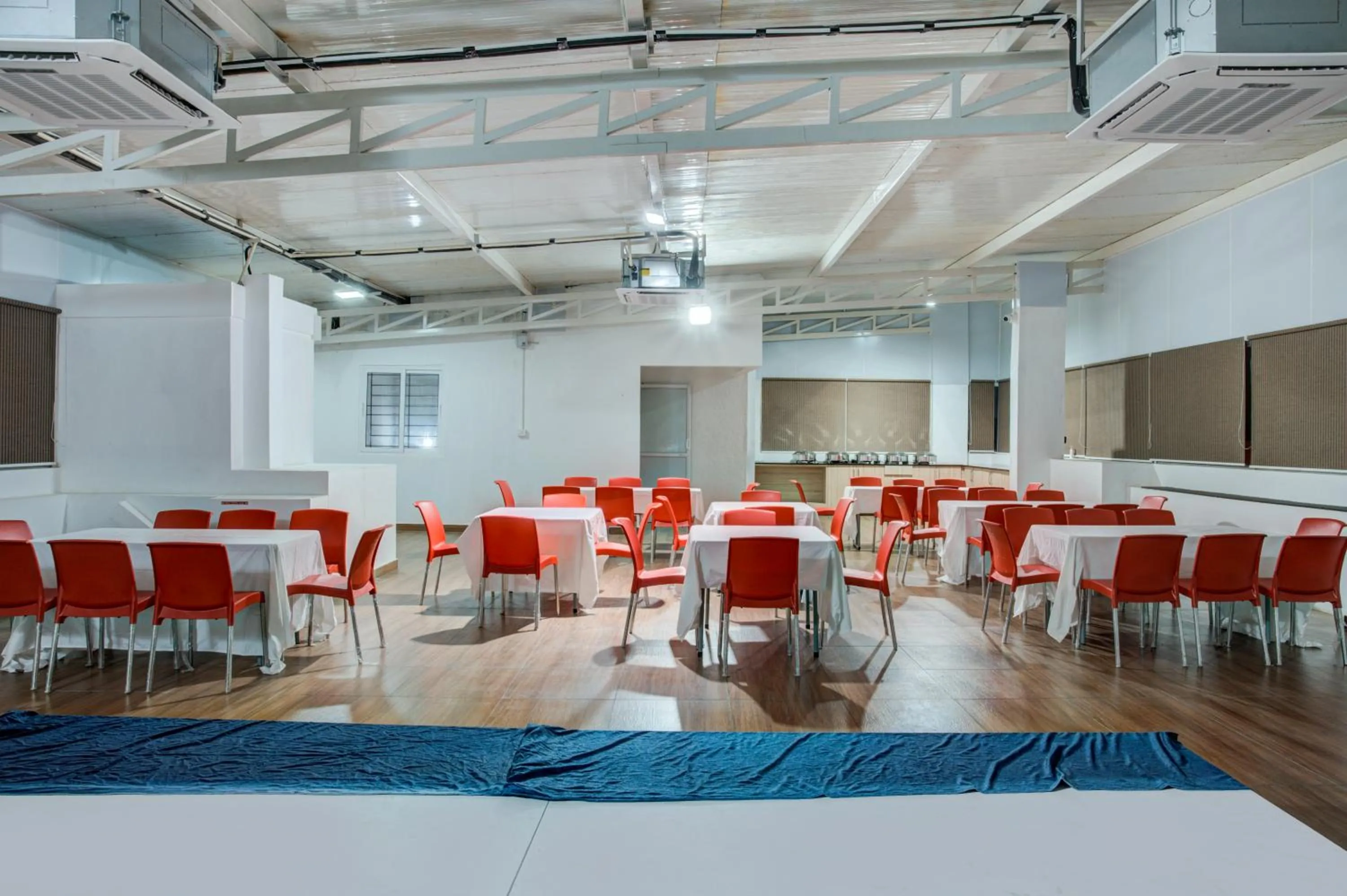 Seating area in Hotel Sterling Inn Bangalore International Airport