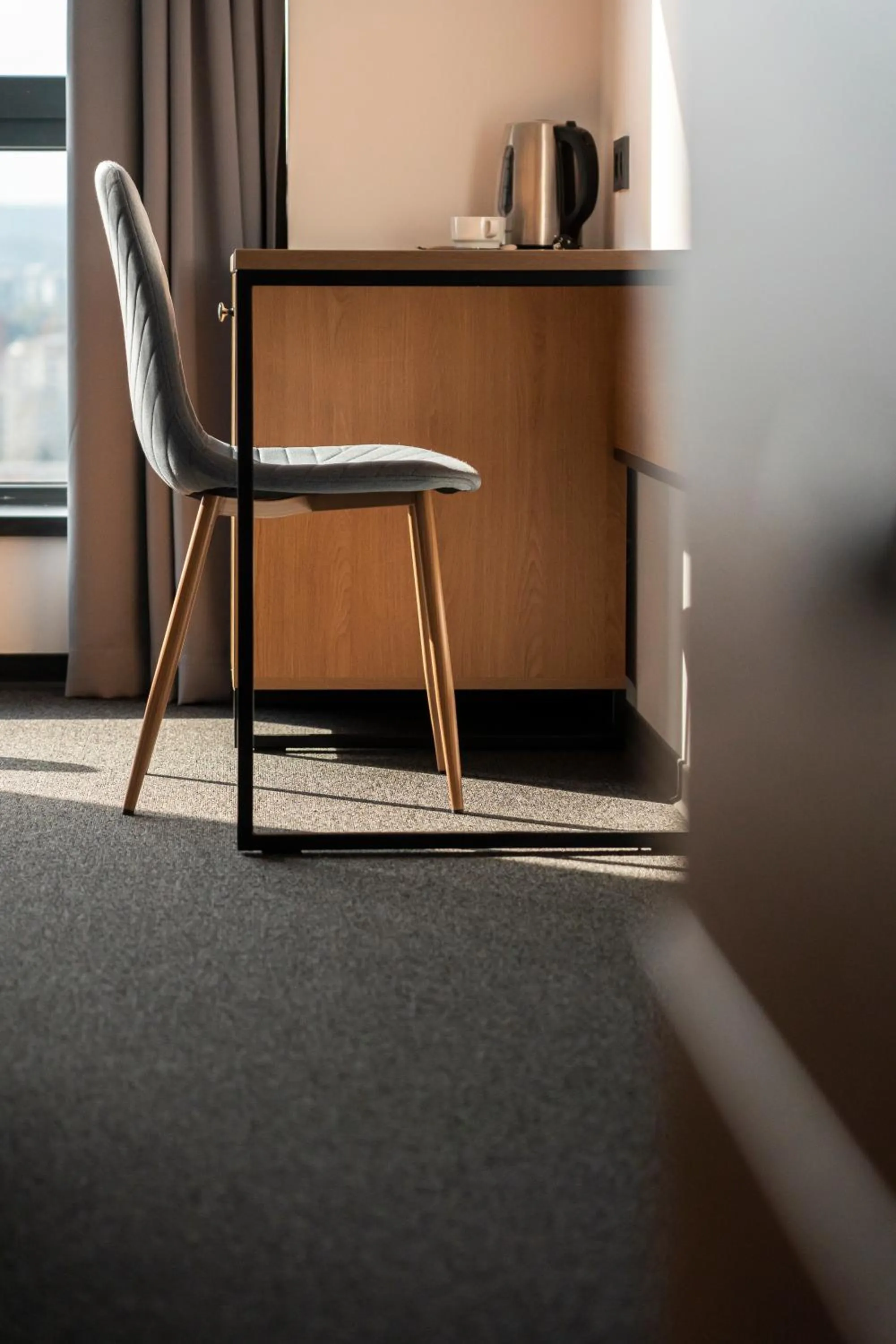 hair dresser in Hotel Campus 90 - Free Parking