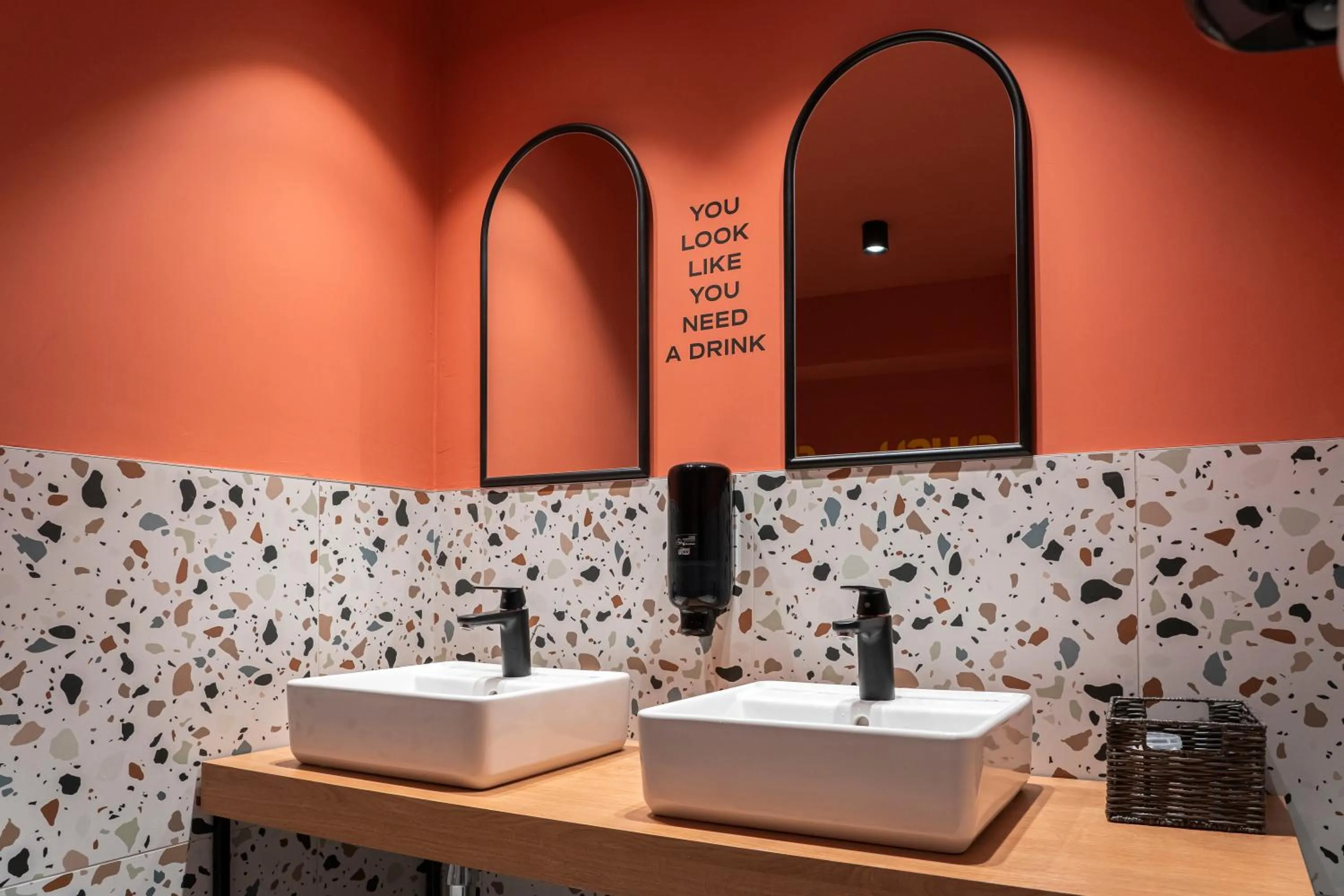 Bathroom in Hotel Campus 90 - Free Parking