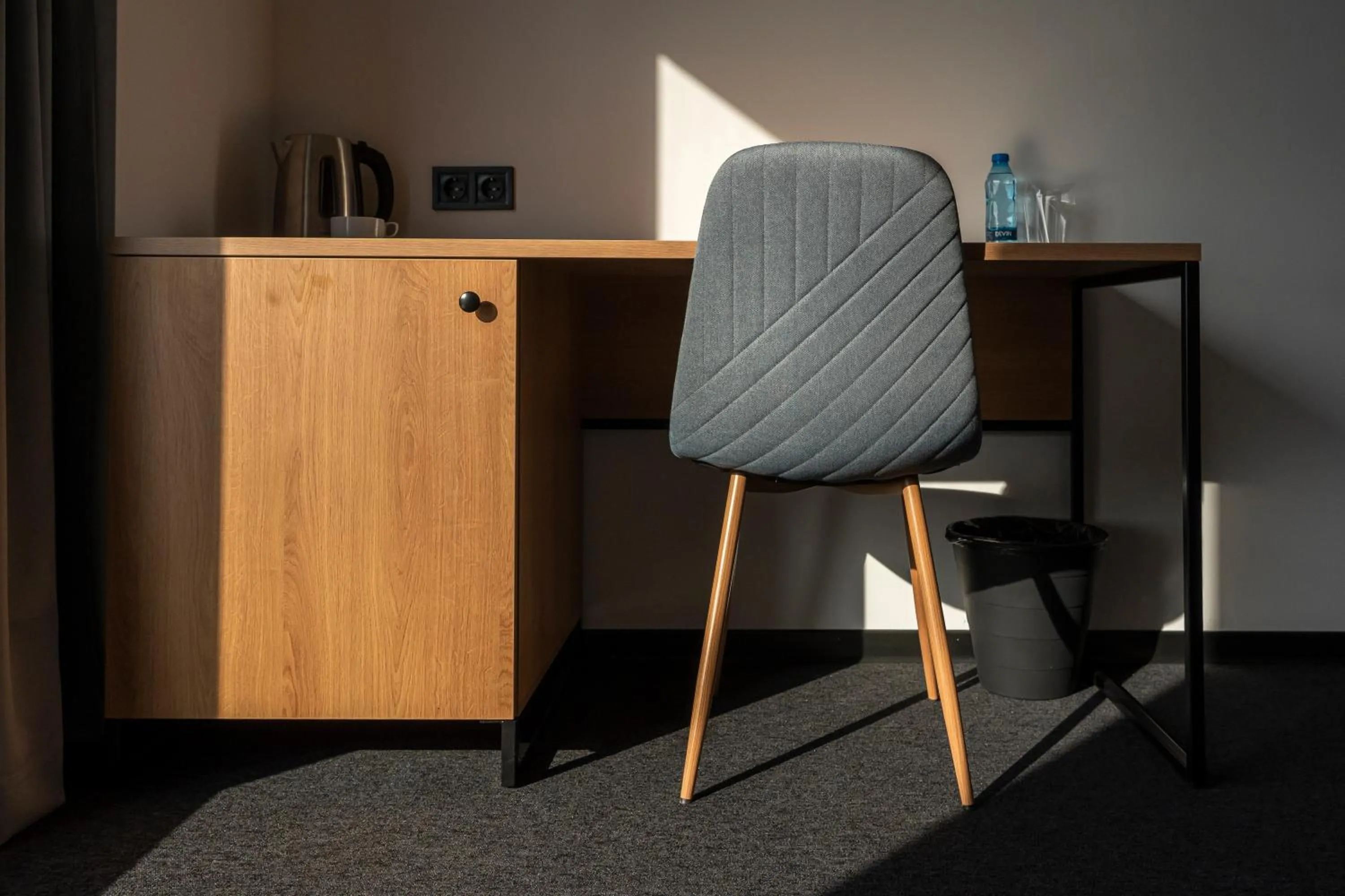 hair dresser in Hotel Campus 90 - Free Parking