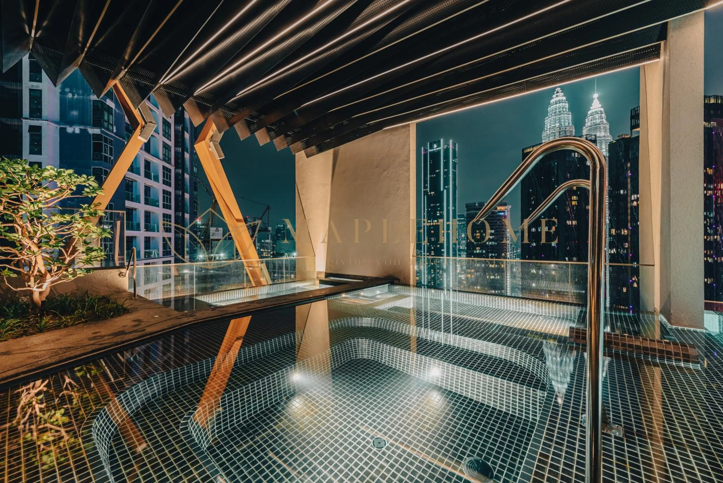 Hot Tub in Scarletz Premier Suites Kuala Lumpur