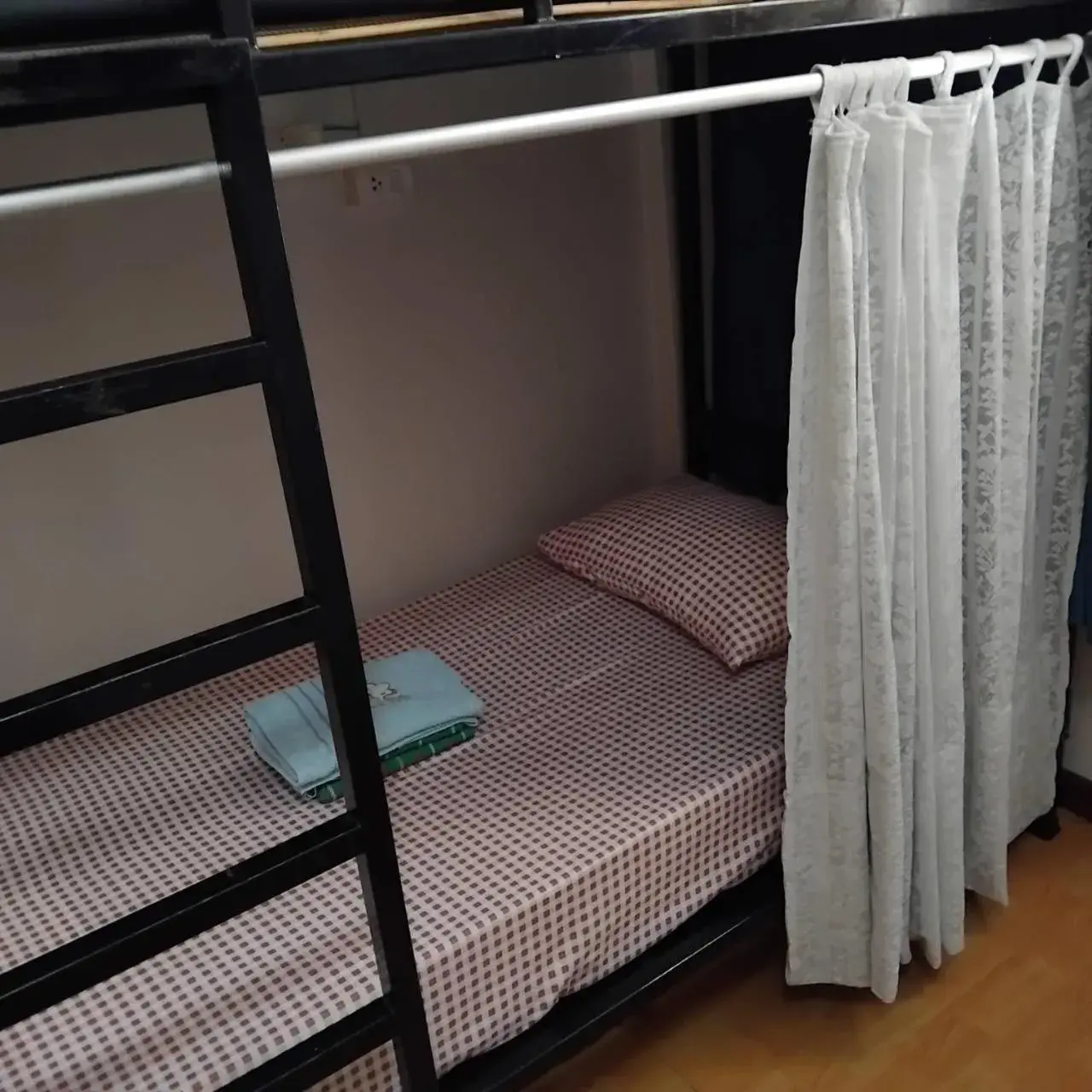 4-Bed Mixed Dormitory Room in amazing khaosan hostel 4-Bed Mixed Dormitory Room in amazing khaosan hostel