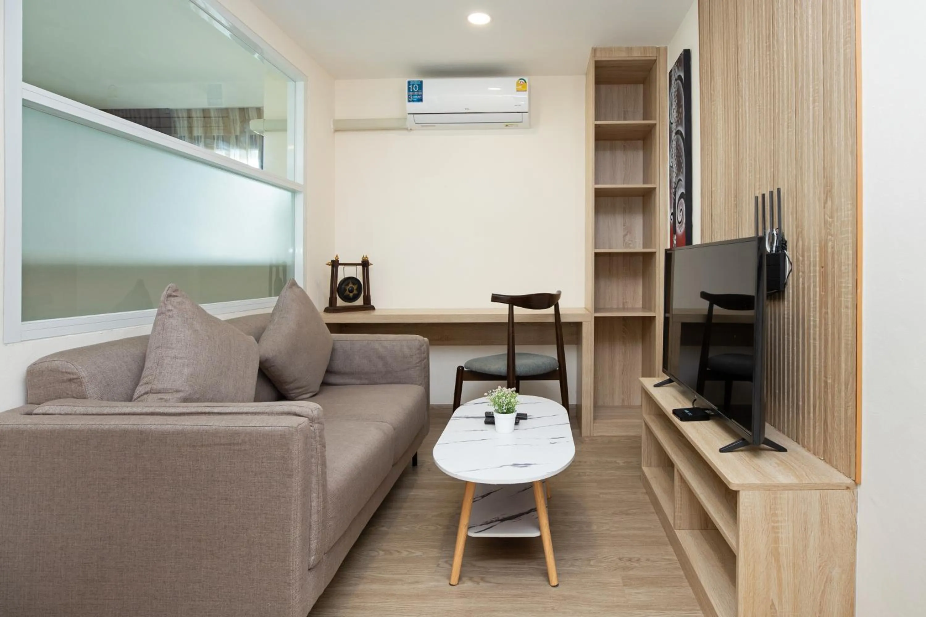 TV and multimedia in iCheck inn Darisa Patong