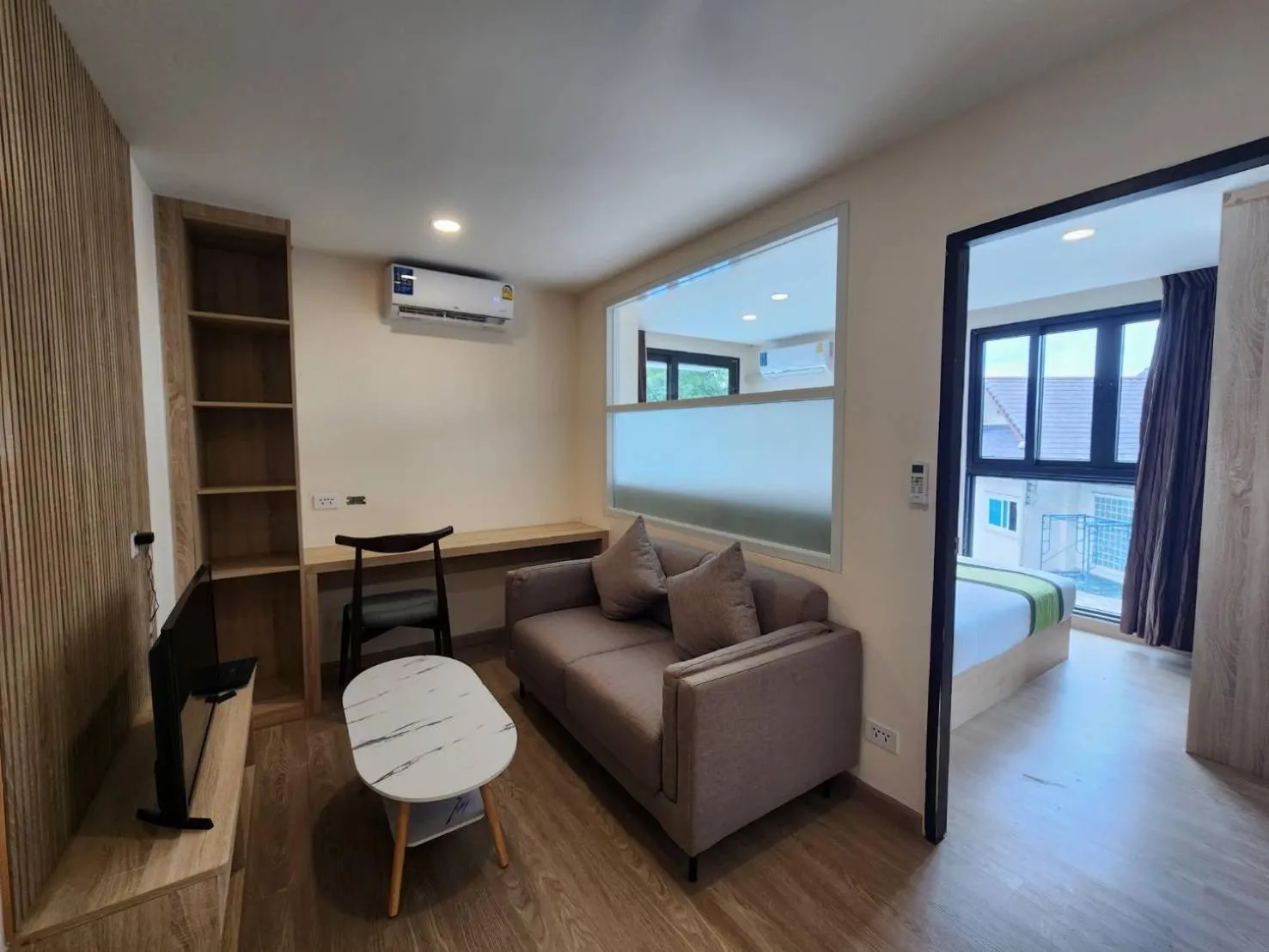 TV and multimedia in iCheck inn Darisa Patong