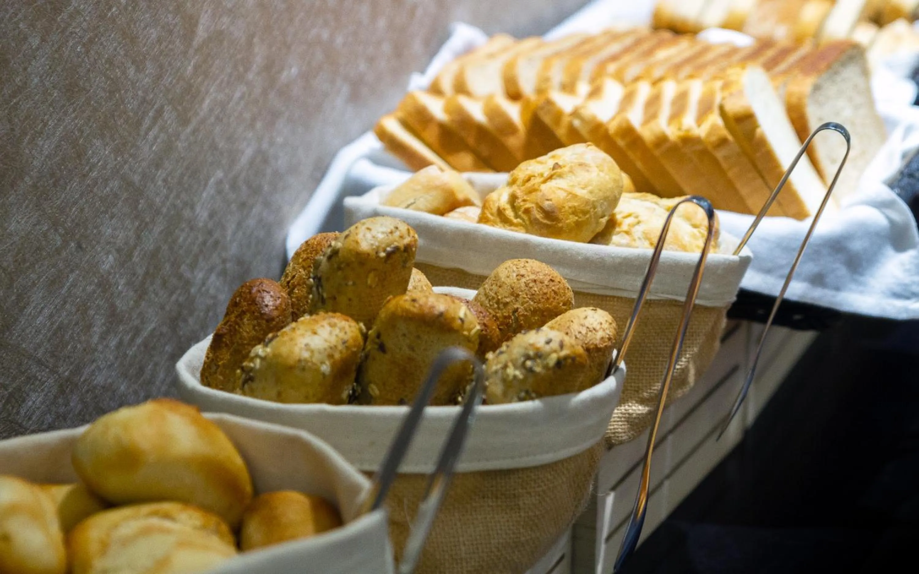 Restaurant/places to eat in Iberik Santo Domingo Plaza Hotel