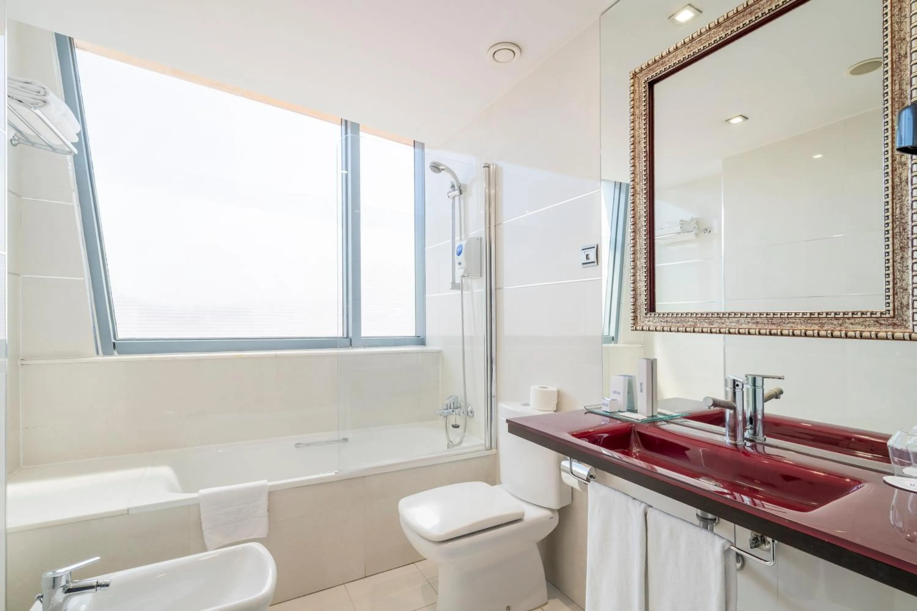 Toilet in Iberik Santo Domingo Plaza Hotel